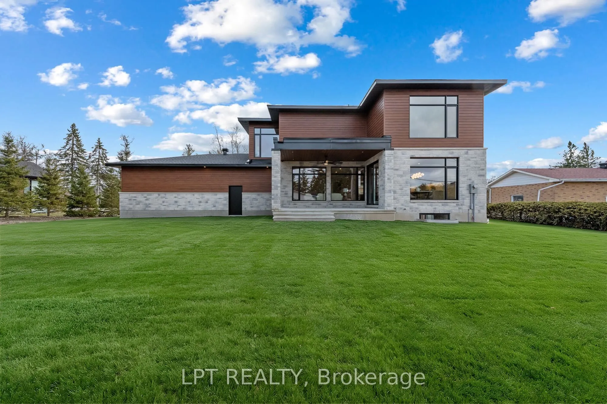 15 Briggs Avenue