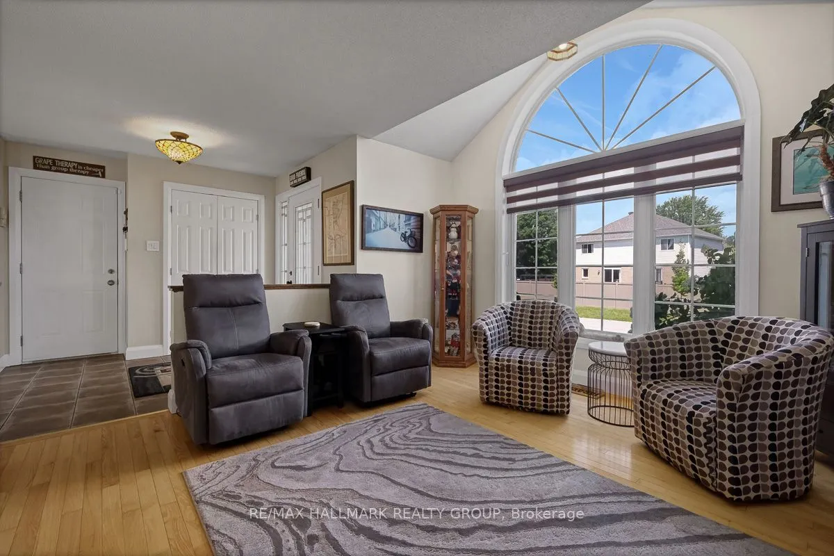 75 Lloydalex Crescent