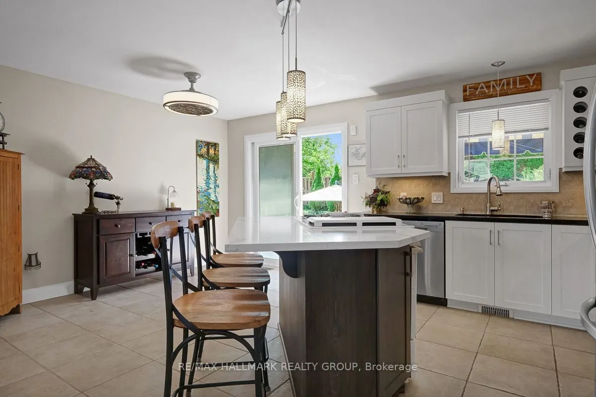 75 Lloydalex Crescent