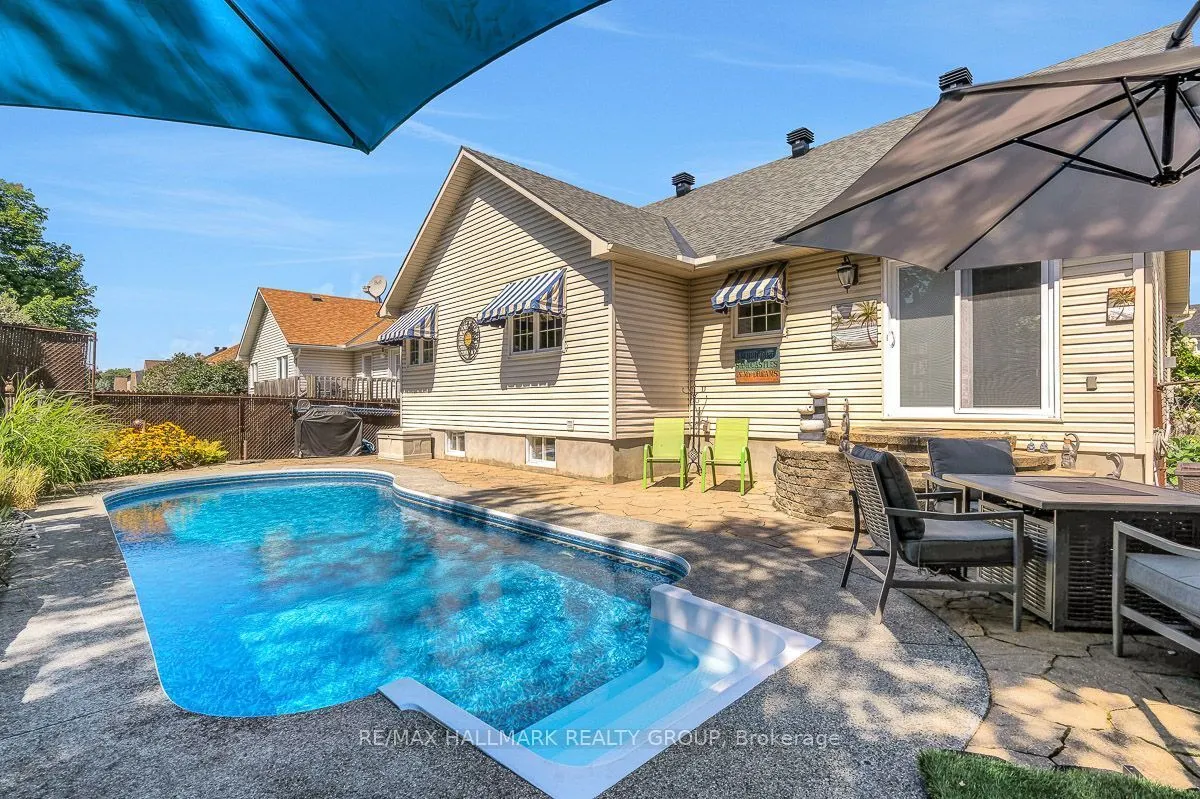 75 Lloydalex Crescent