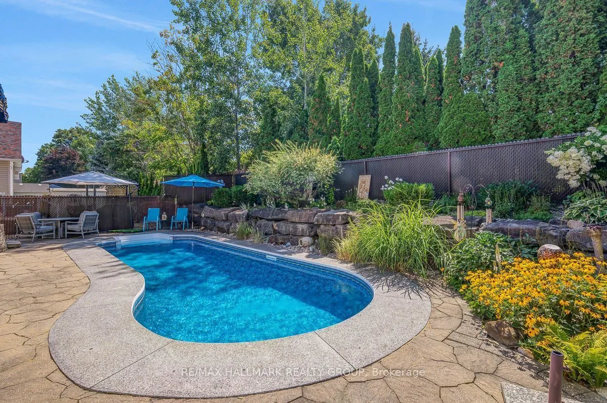 75 Lloydalex Crescent