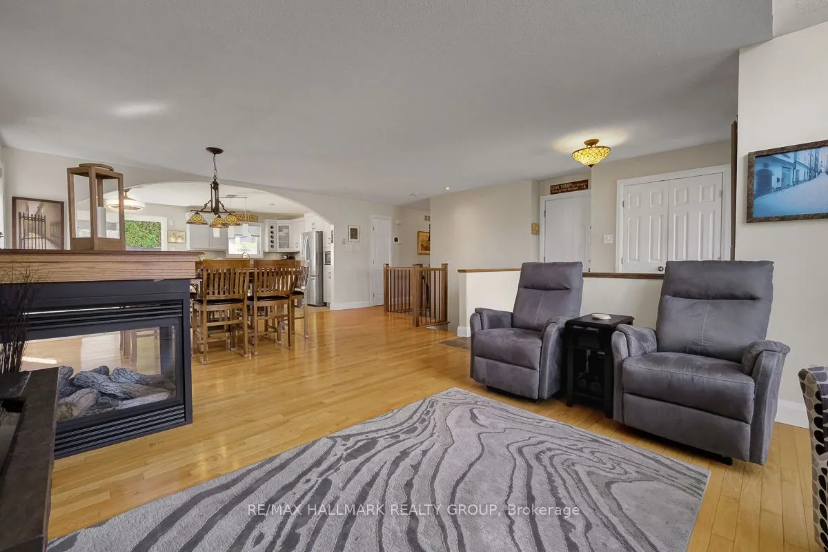 75 Lloydalex Crescent
