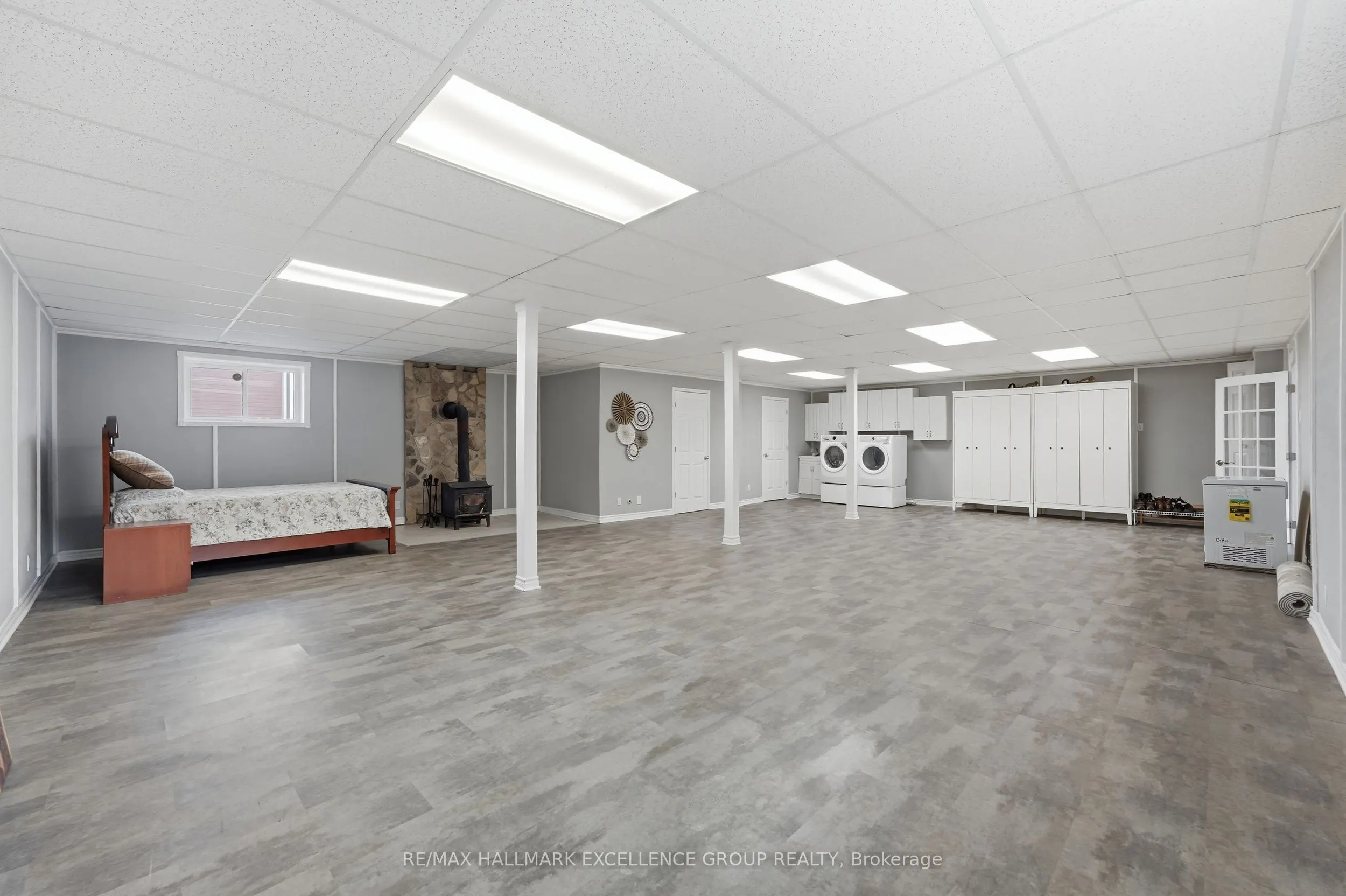 2985 Leo Lane