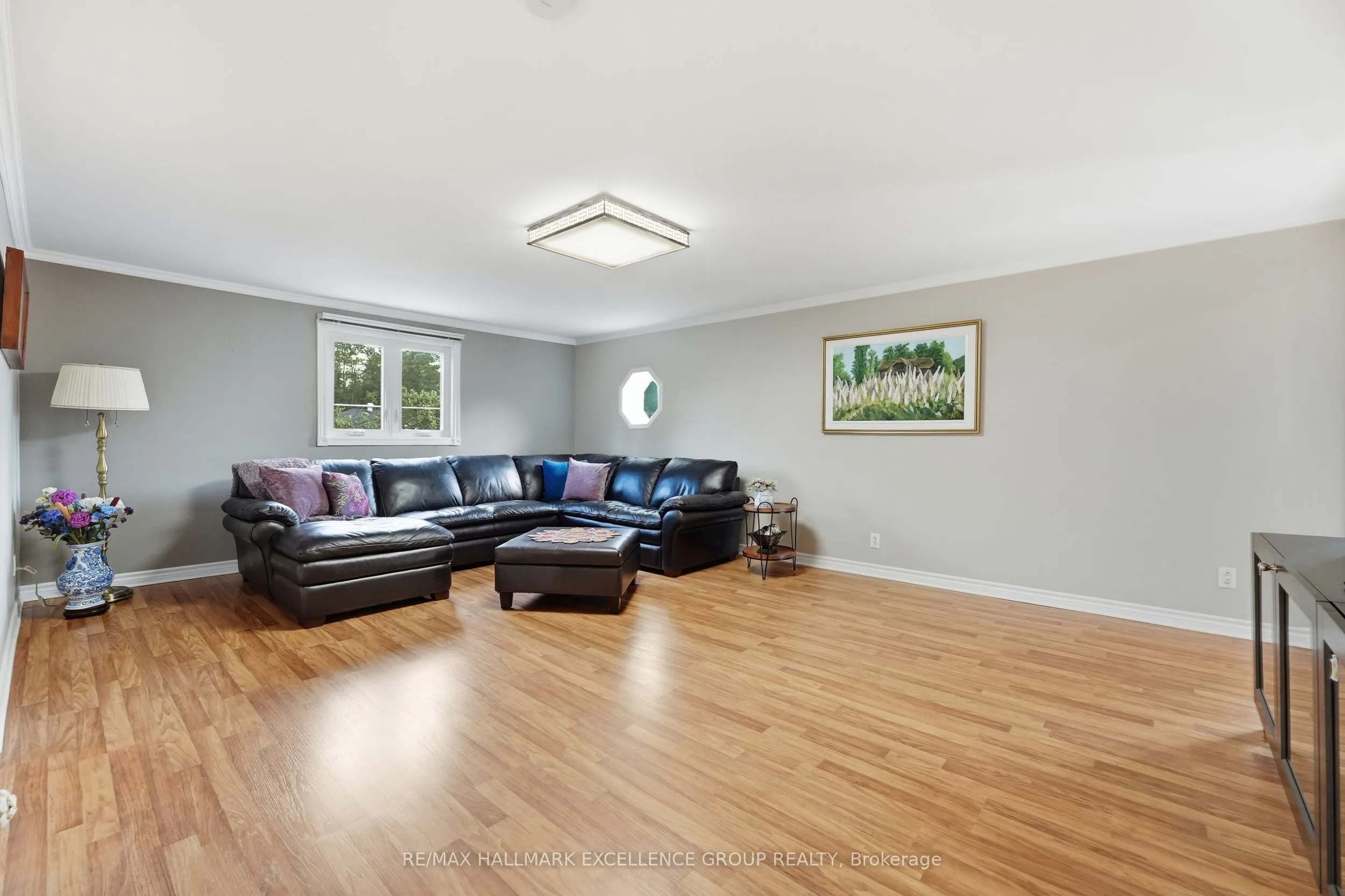 2985 Leo Lane