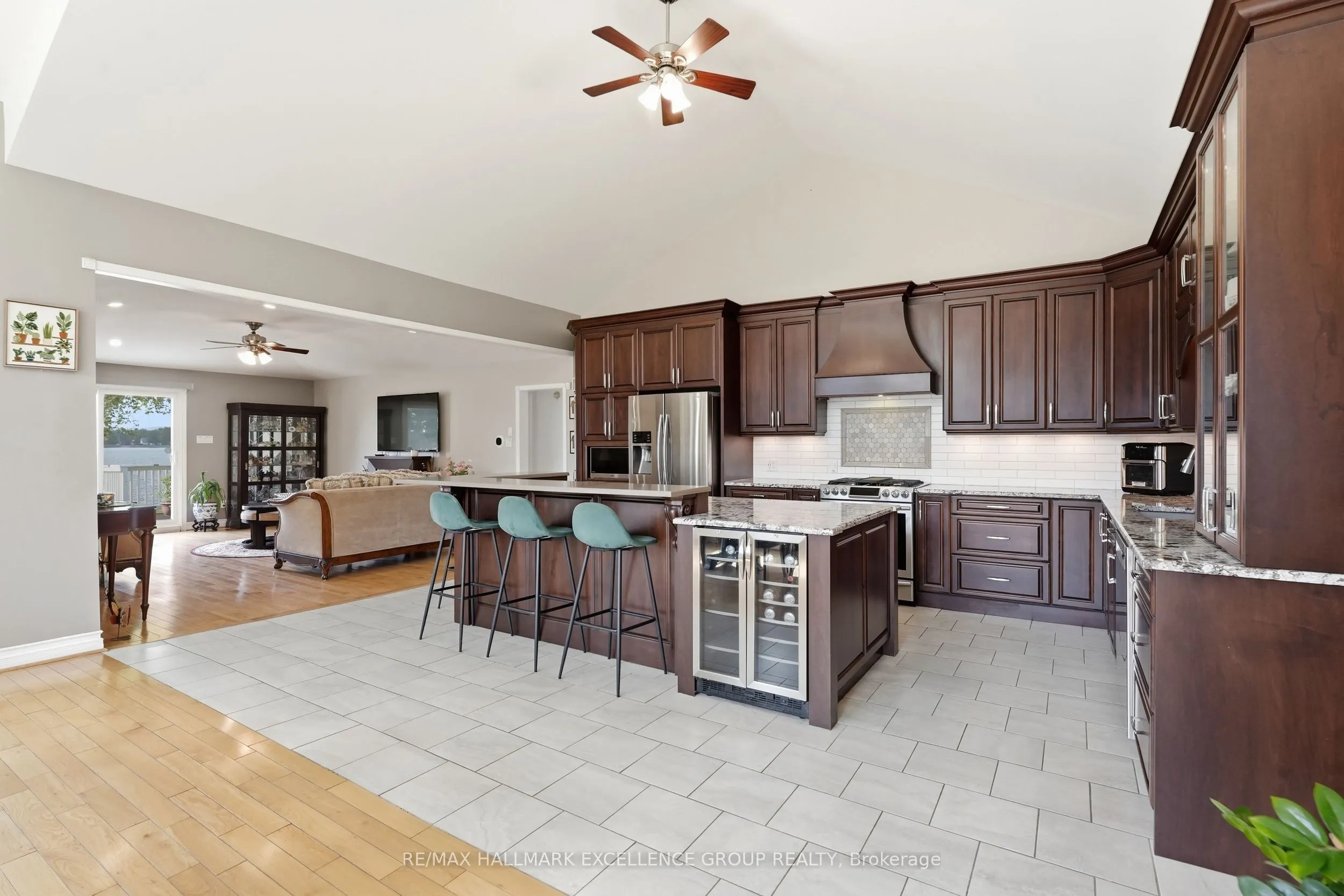 2985 Leo Lane