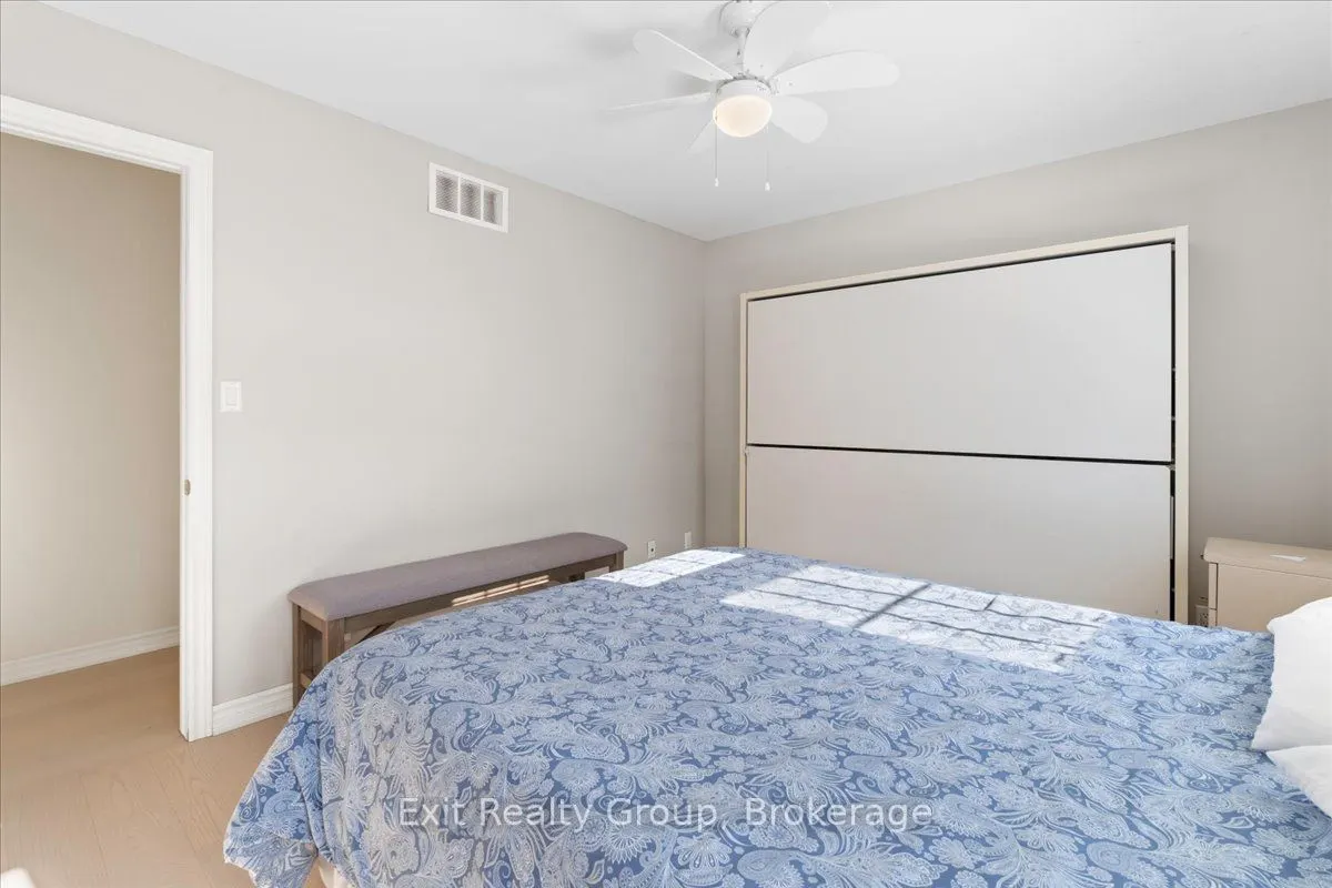 22 Willow Point Road