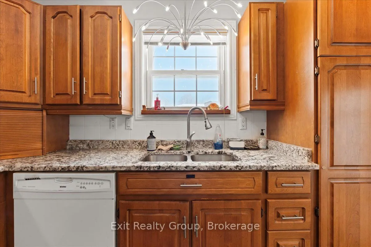 22 Willow Point Road