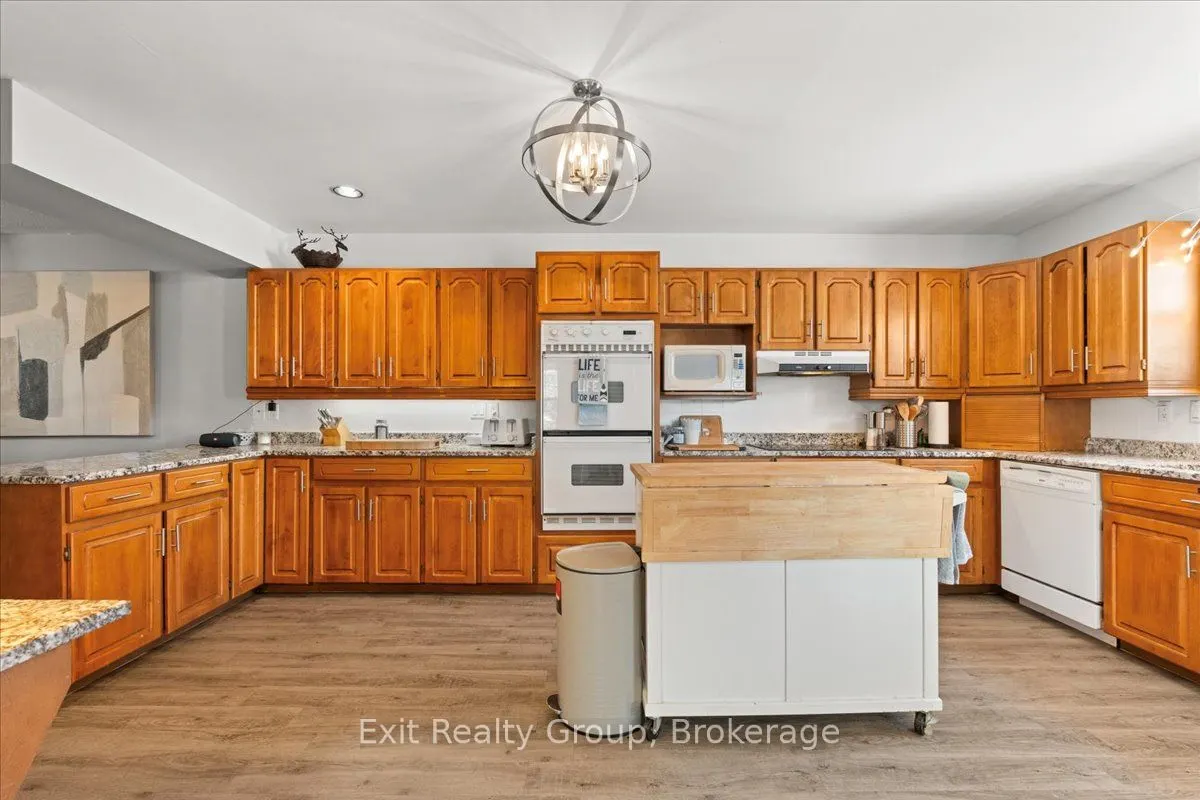 22 Willow Point Road