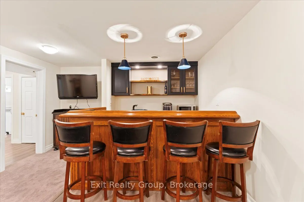 22 Willow Point Road