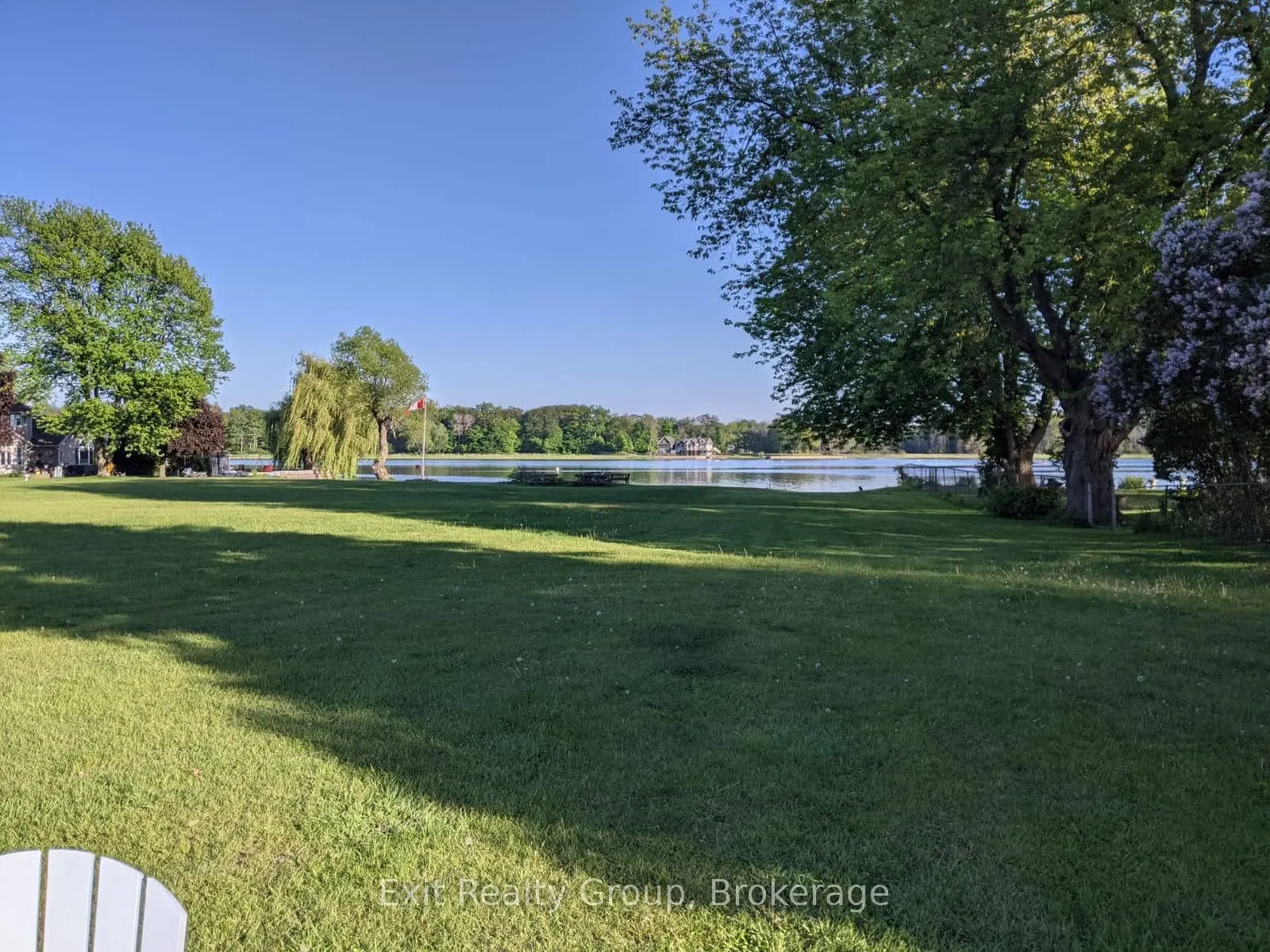 22 Willow Point Road