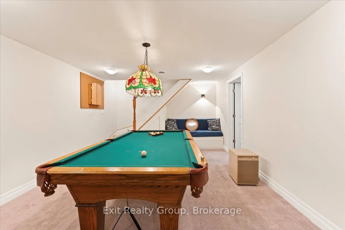 22 Willow Point Road