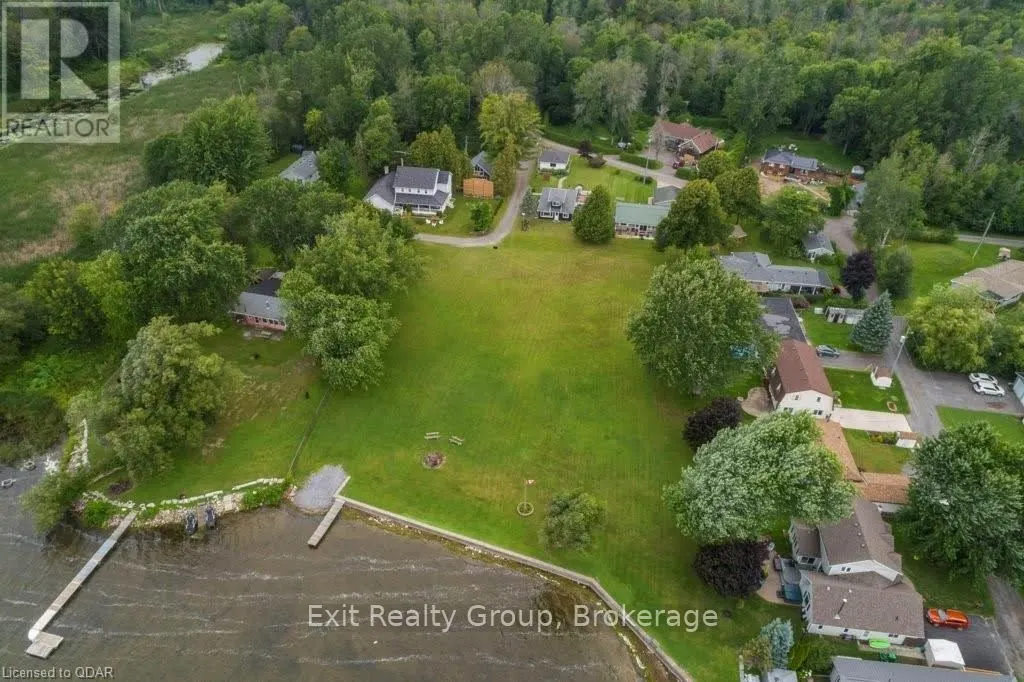 22 Willow Point Road