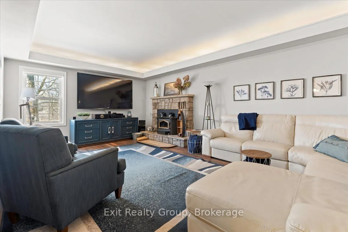22 Willow Point Road