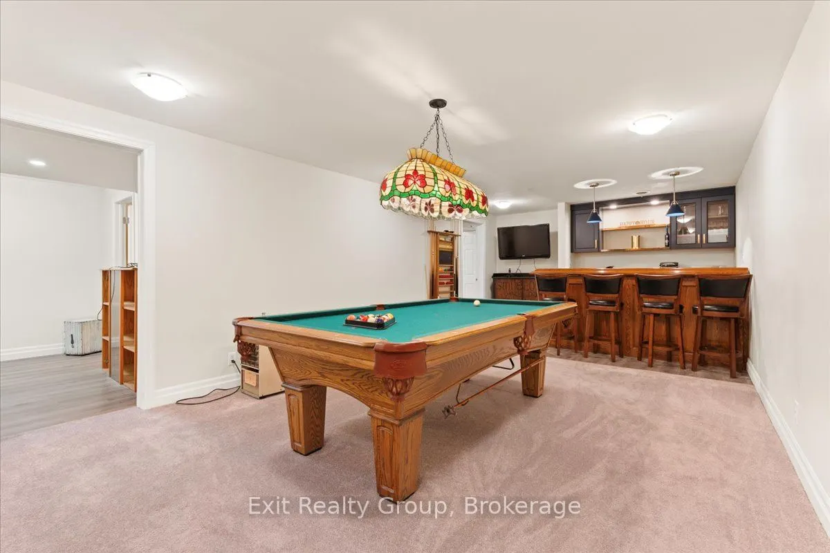22 Willow Point Road