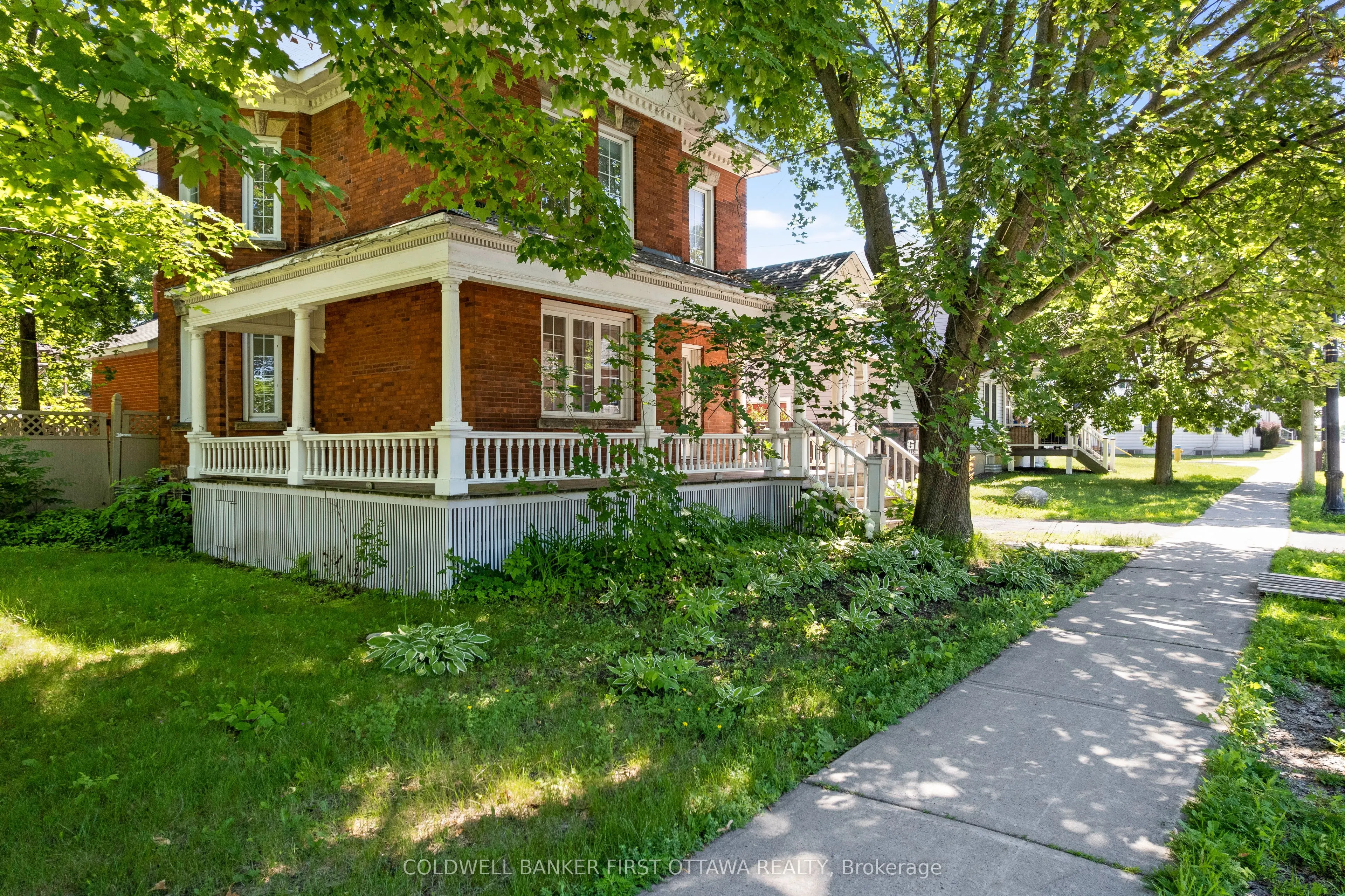 69 Wilson Street W
