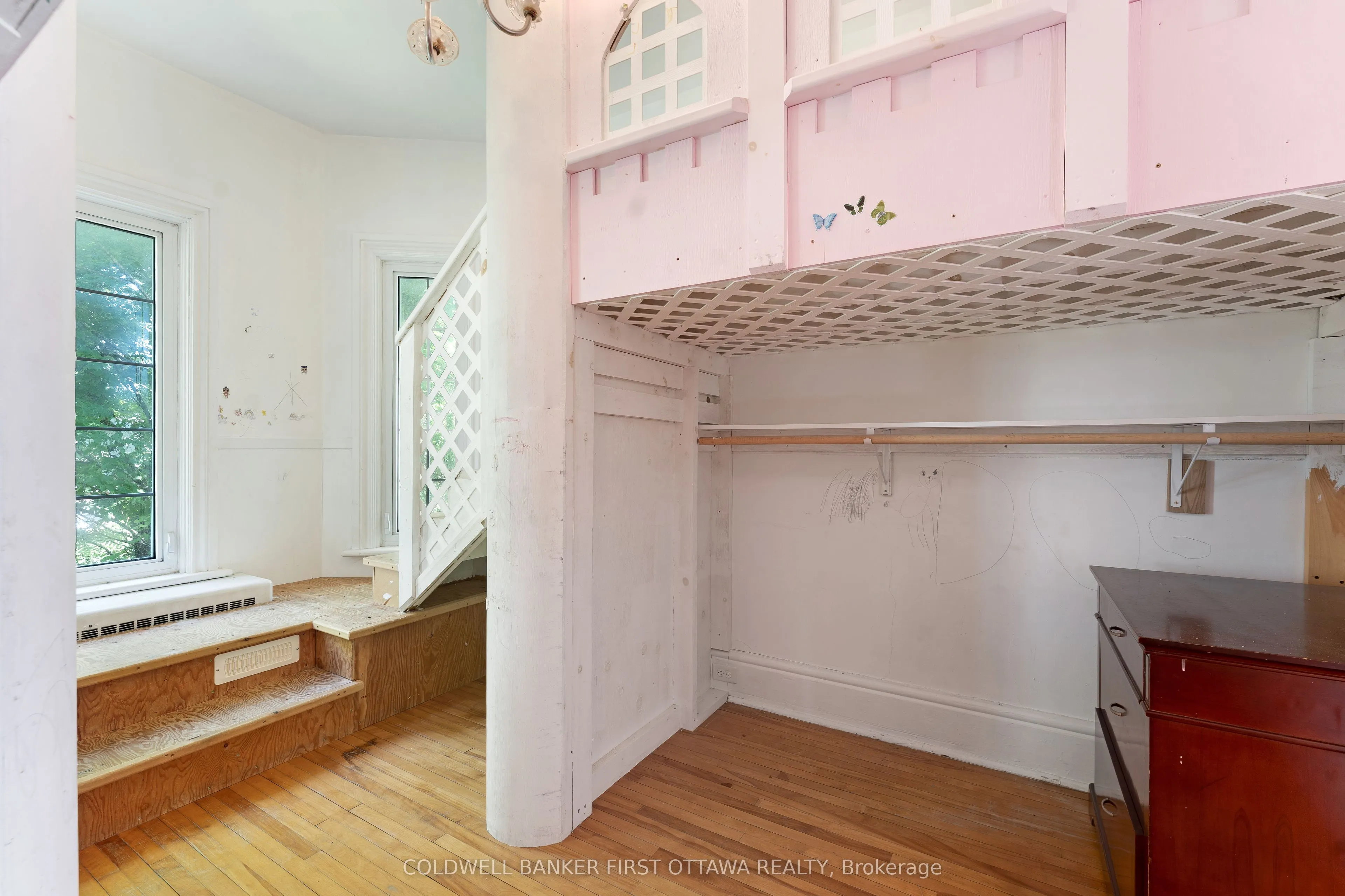 69 Wilson Street W