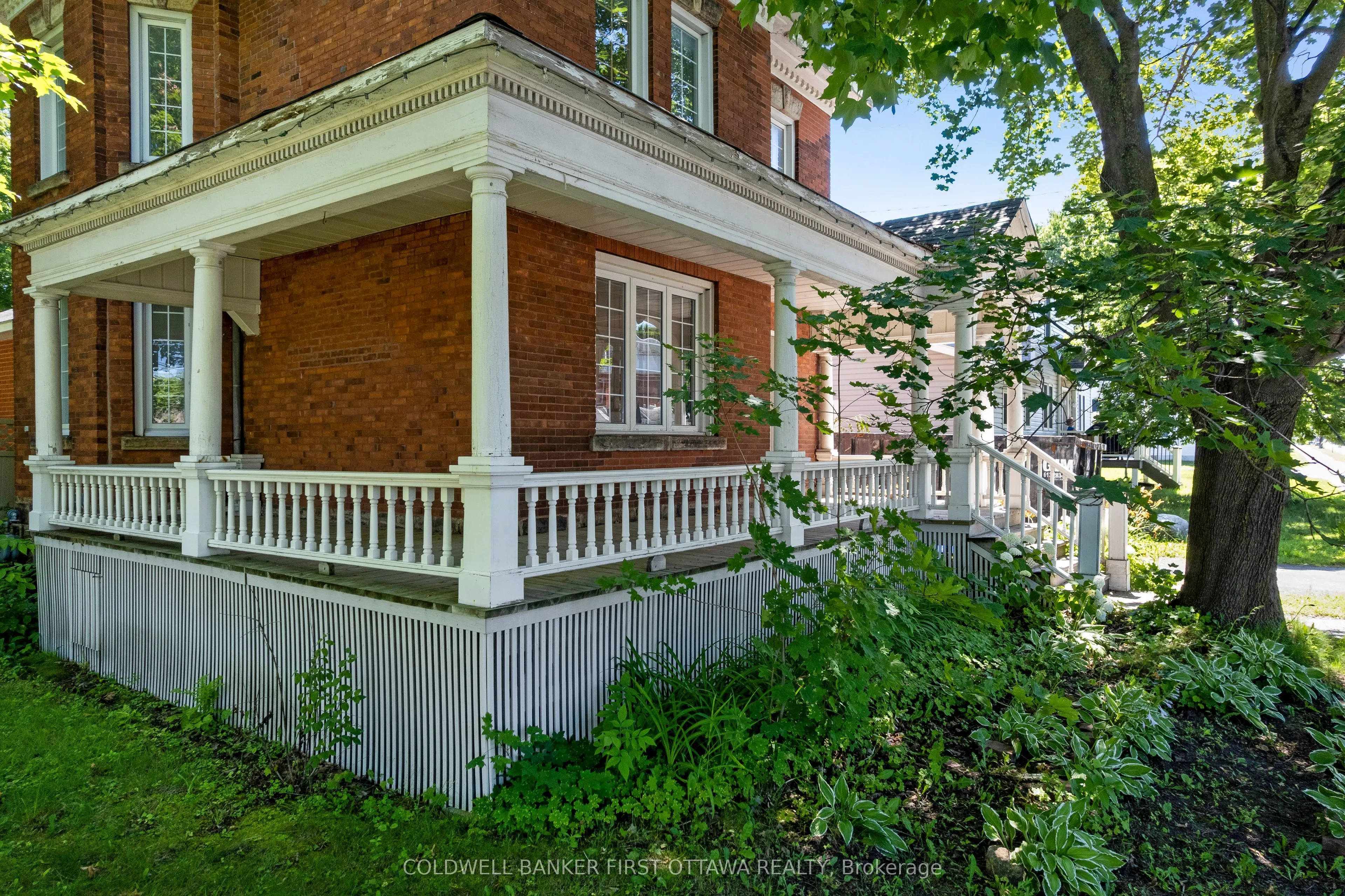 69 Wilson Street W