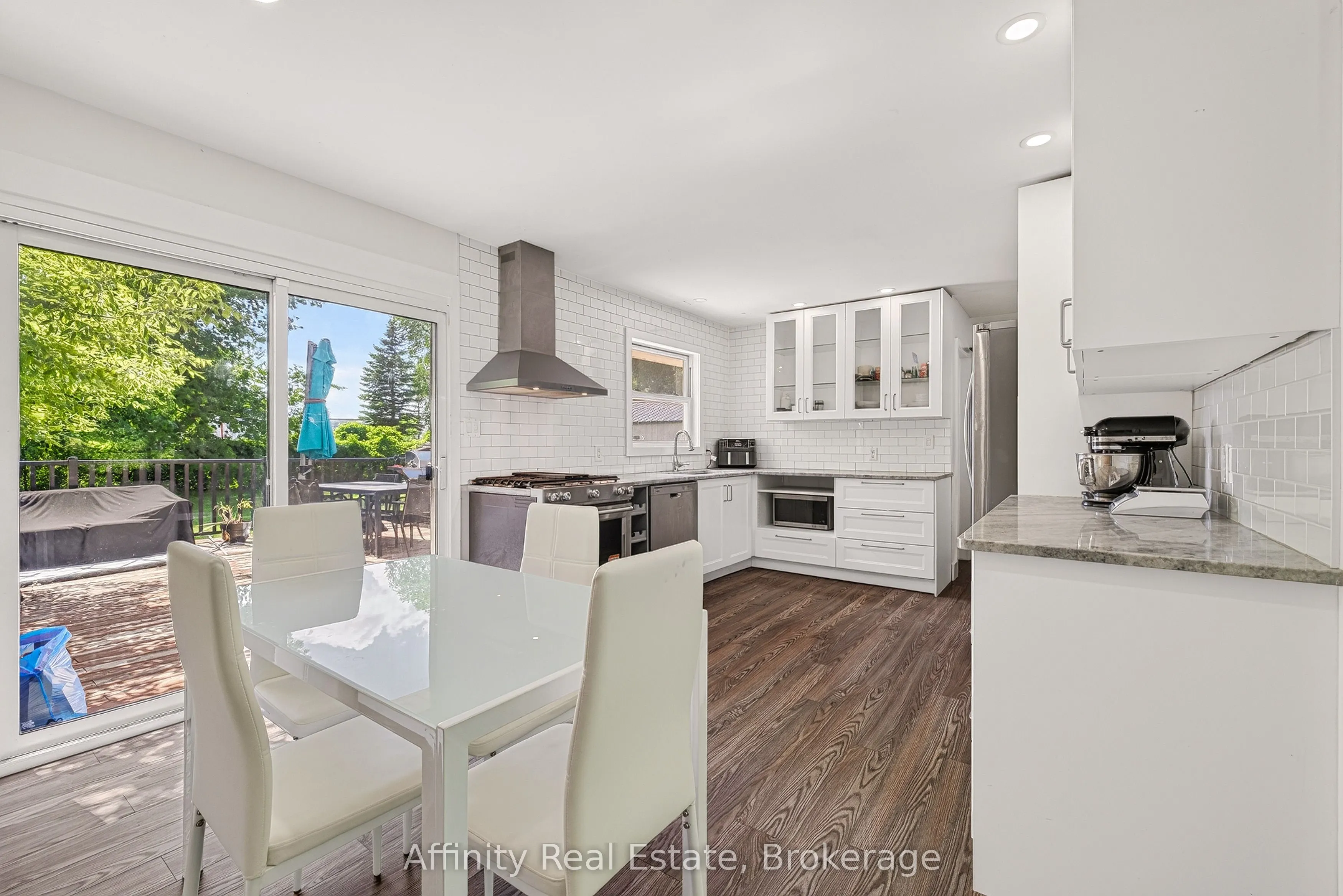 18 Willowdale Street