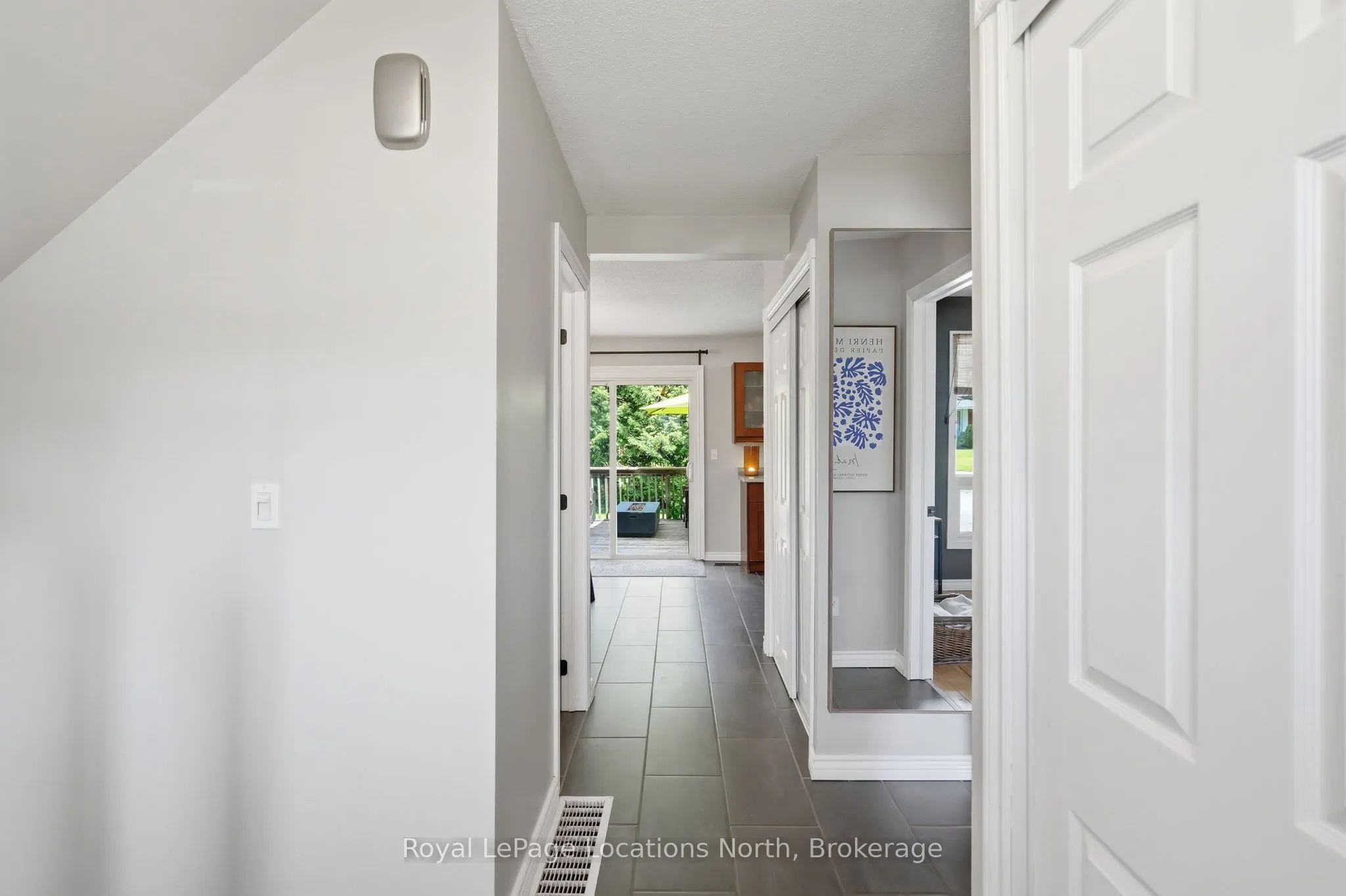 2595 6th Avenue W