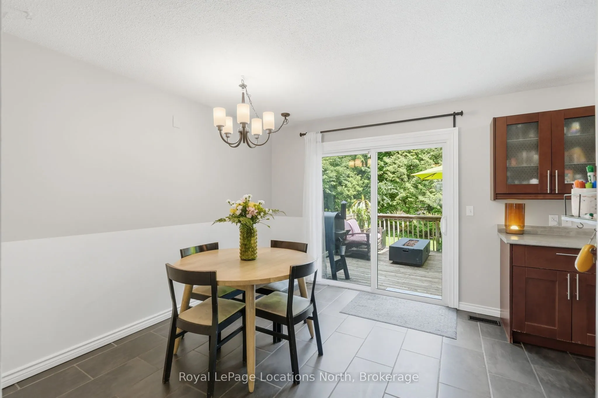 2595 6th Avenue W