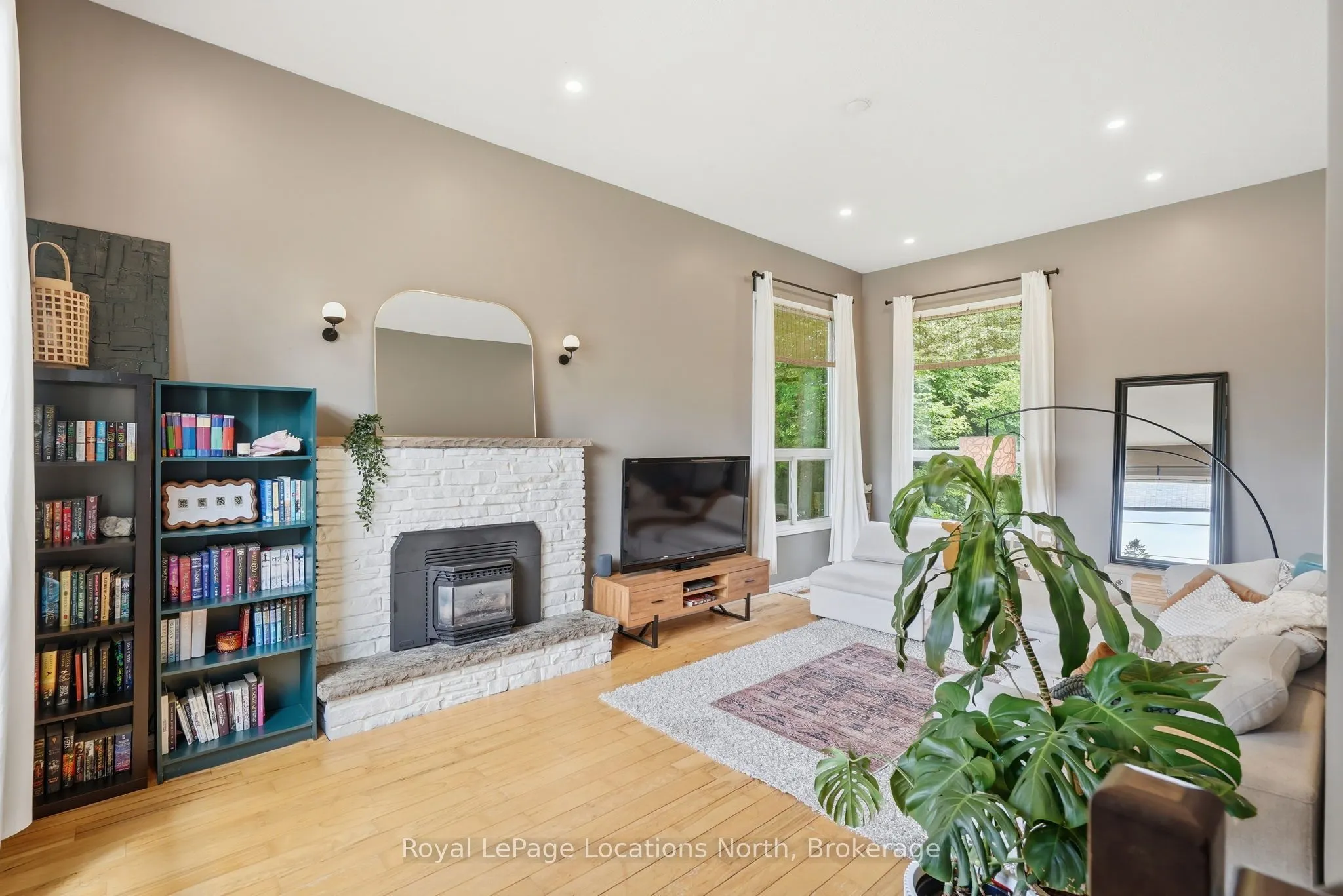 2595 6th Avenue W