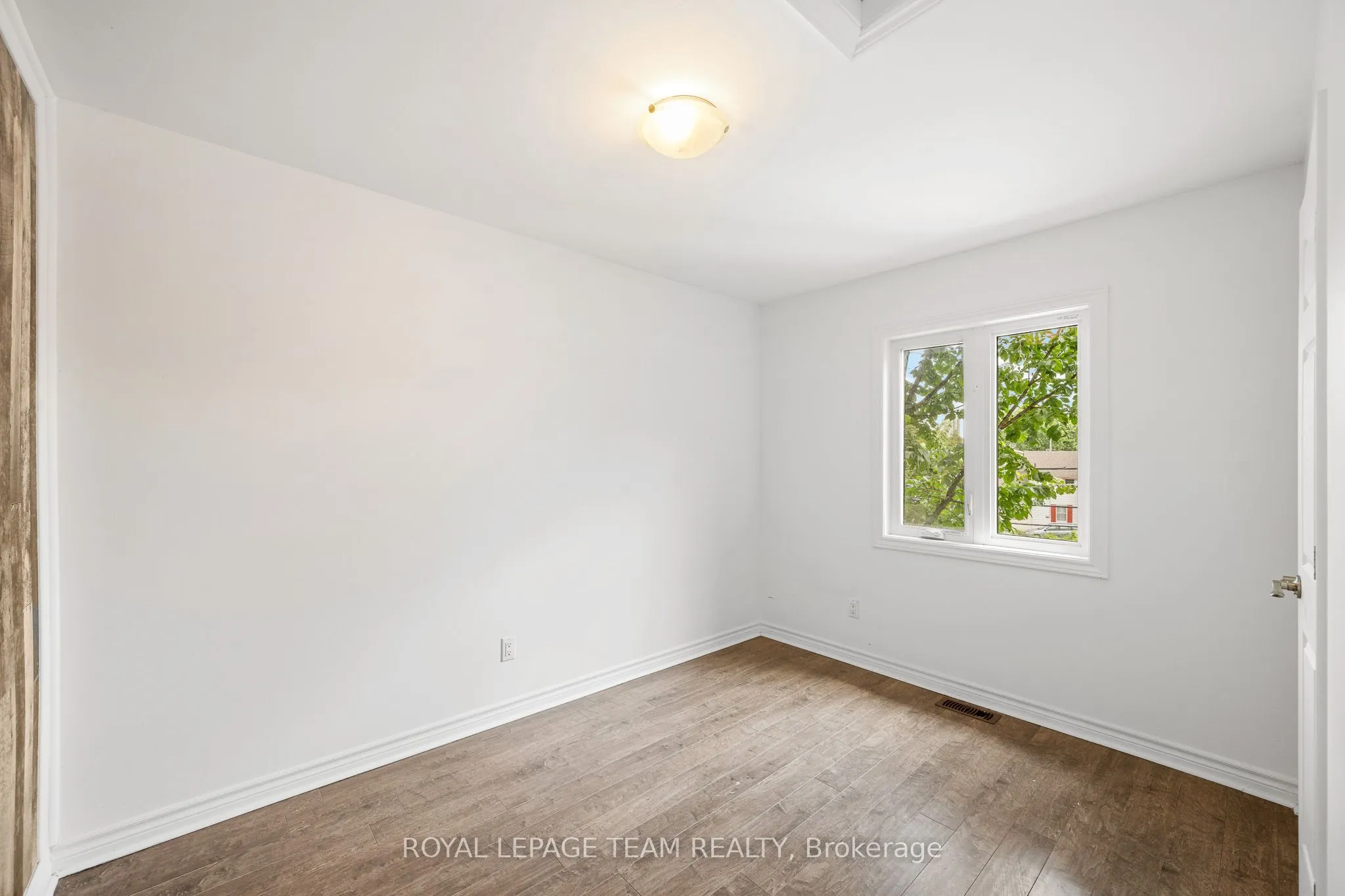 253 Deschamps Avenue