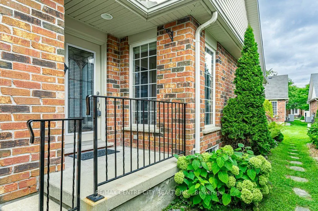 464 Commissioners Road W #51
