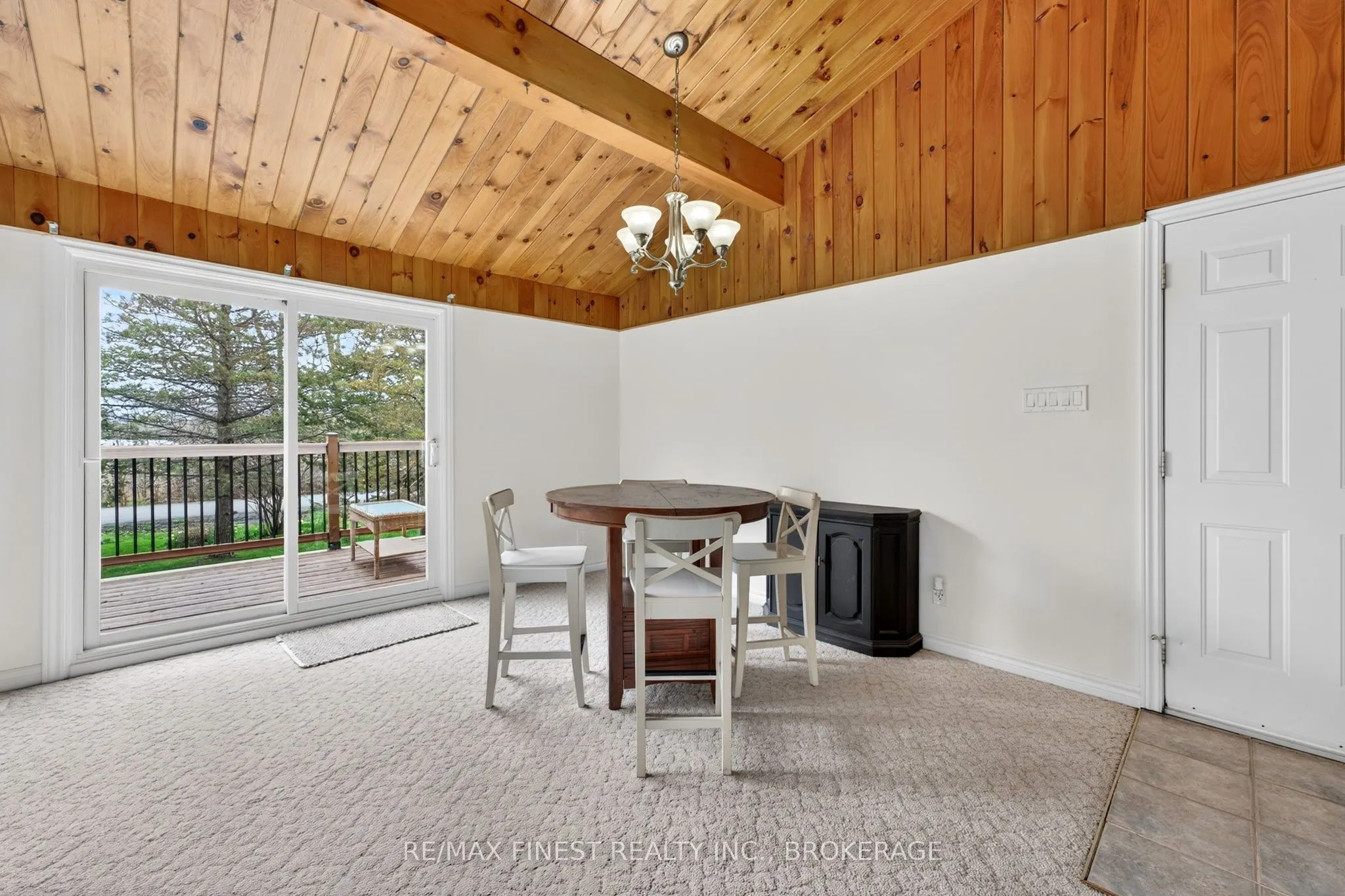 8 Sunrise Court