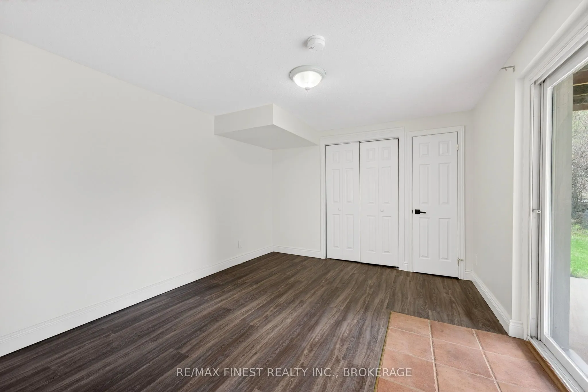 8 Sunrise Court