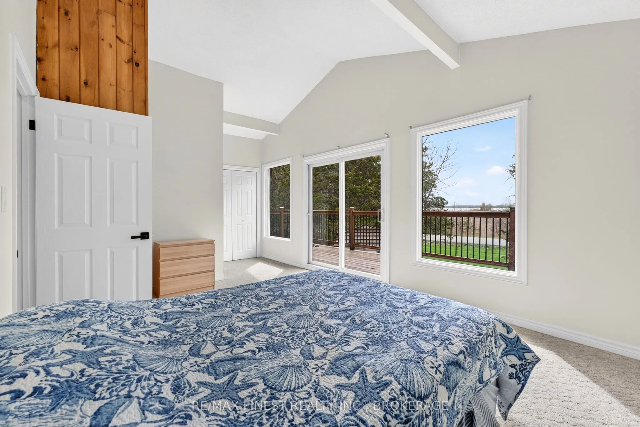 8 Sunrise Court