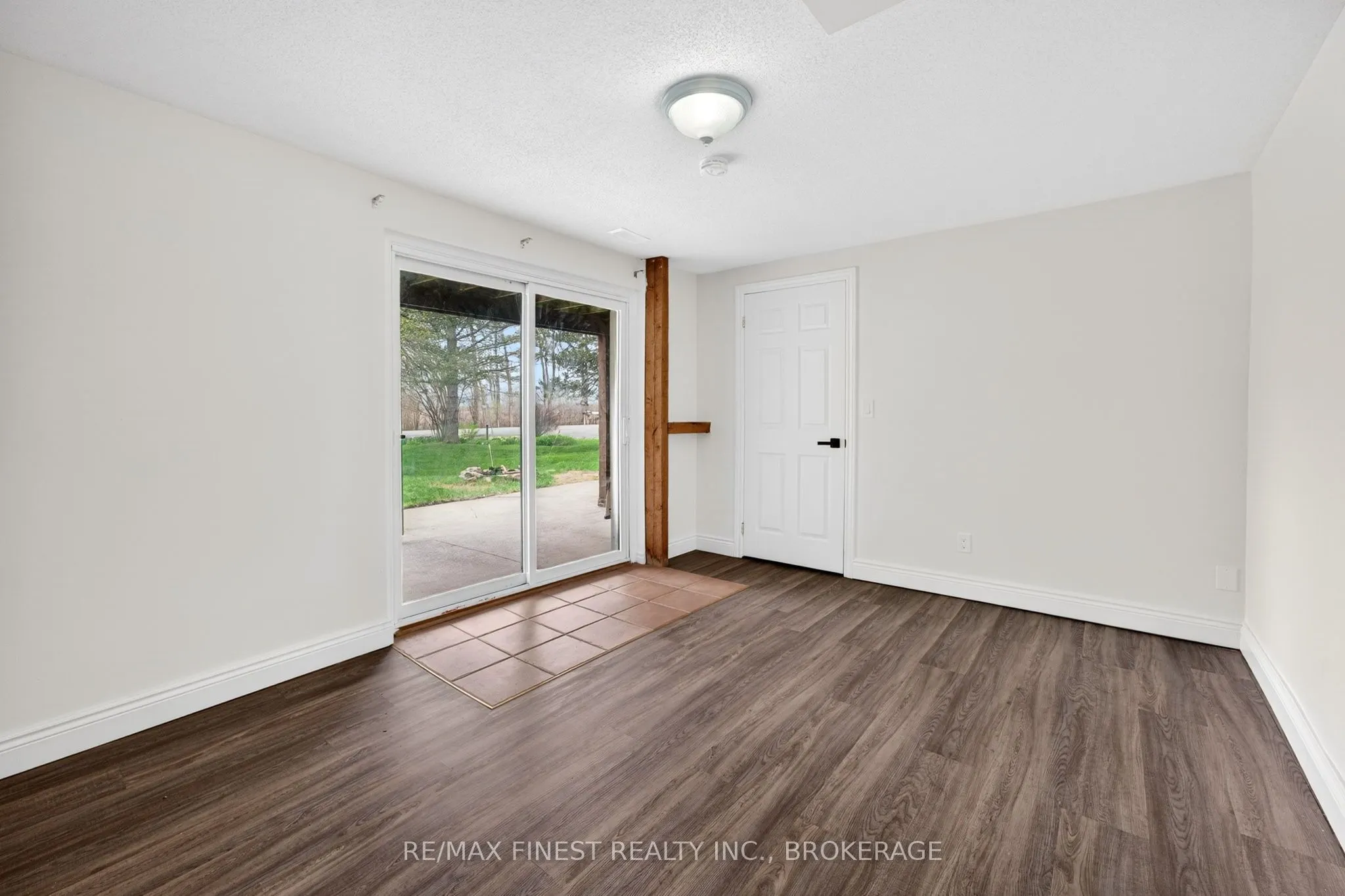 8 Sunrise Court