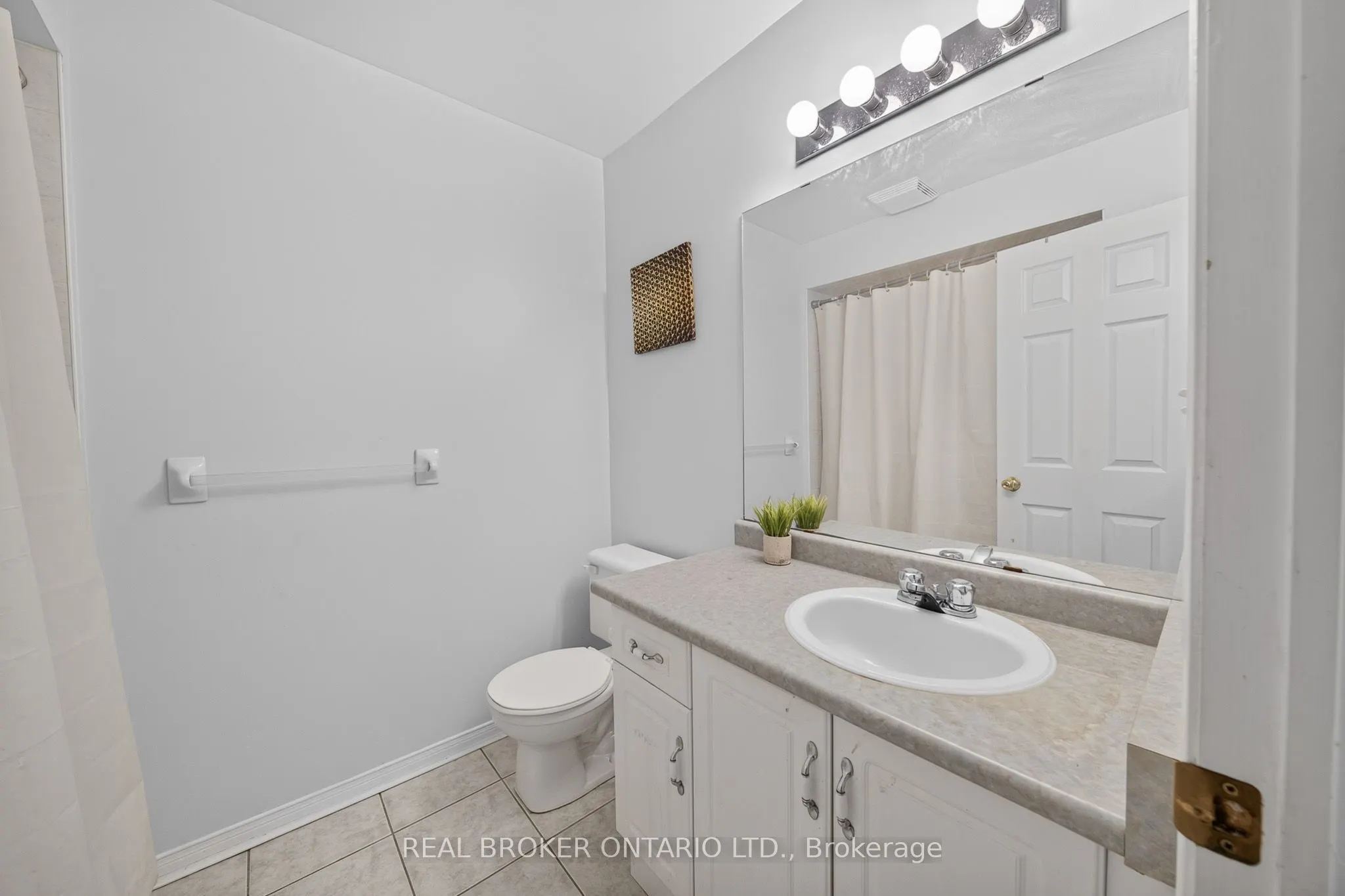 800 Paramount Drive #77