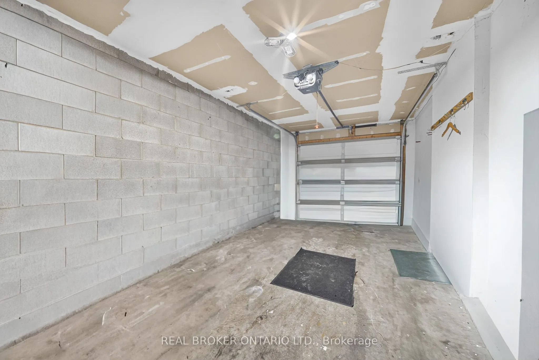800 Paramount Drive #77