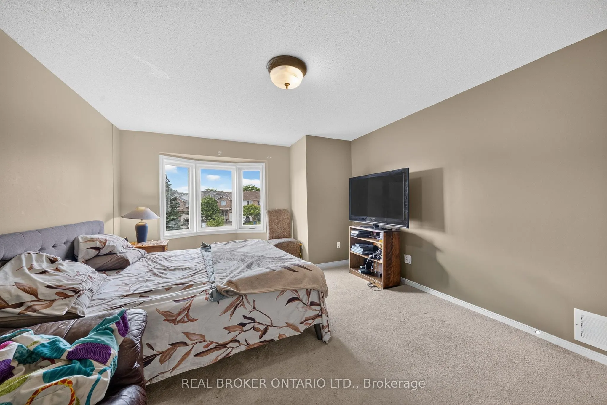800 Paramount Drive #77