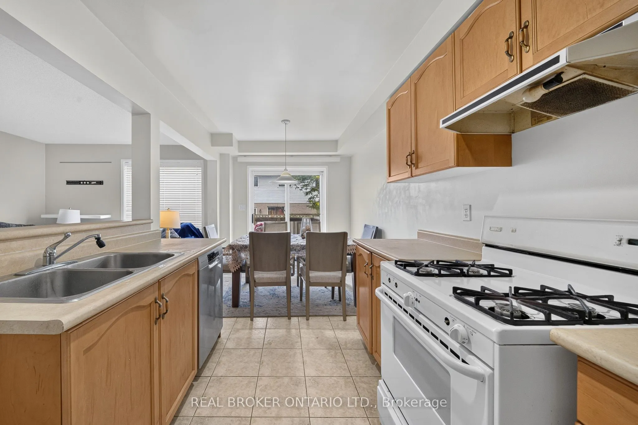 800 Paramount Drive #77