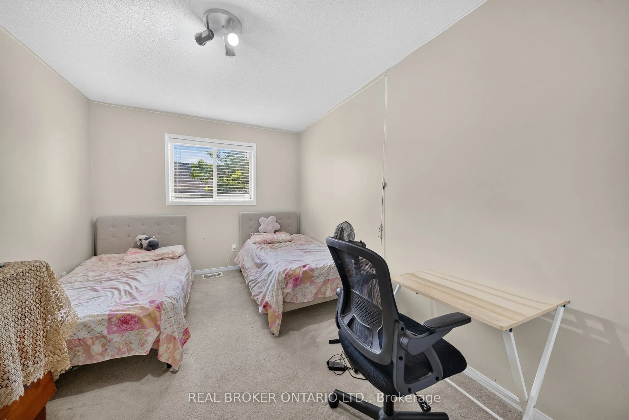 800 Paramount Drive #77