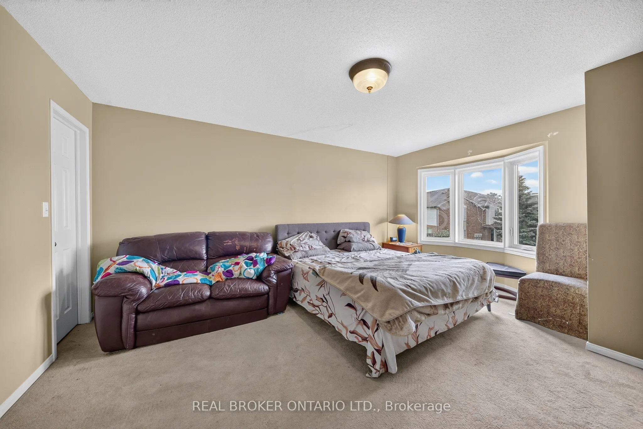 800 Paramount Drive #77
