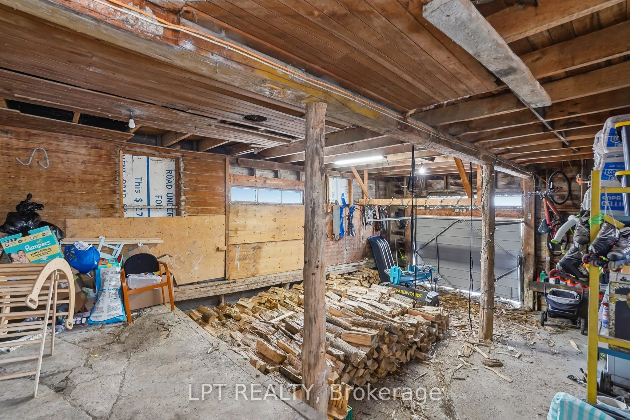 21630 Laggan-Glenelg Road