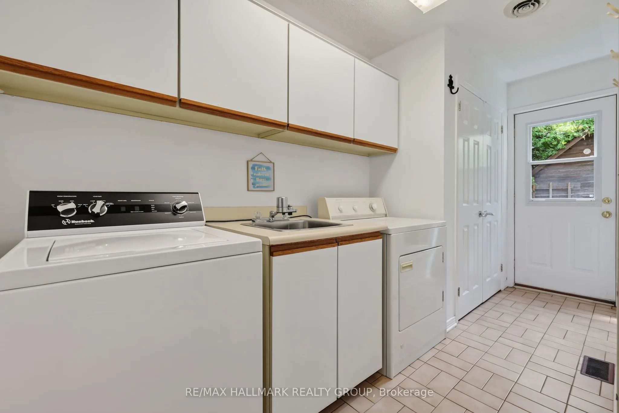 9 Kintail Court