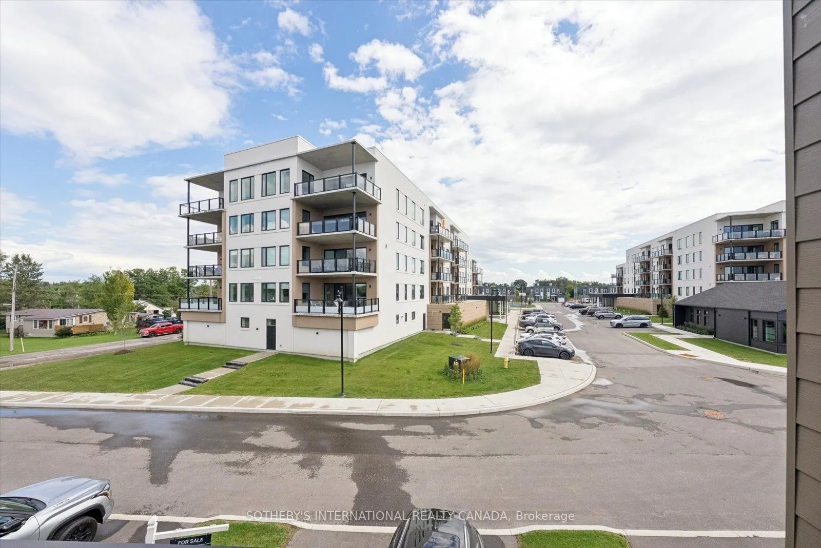 19B West Street N #201
