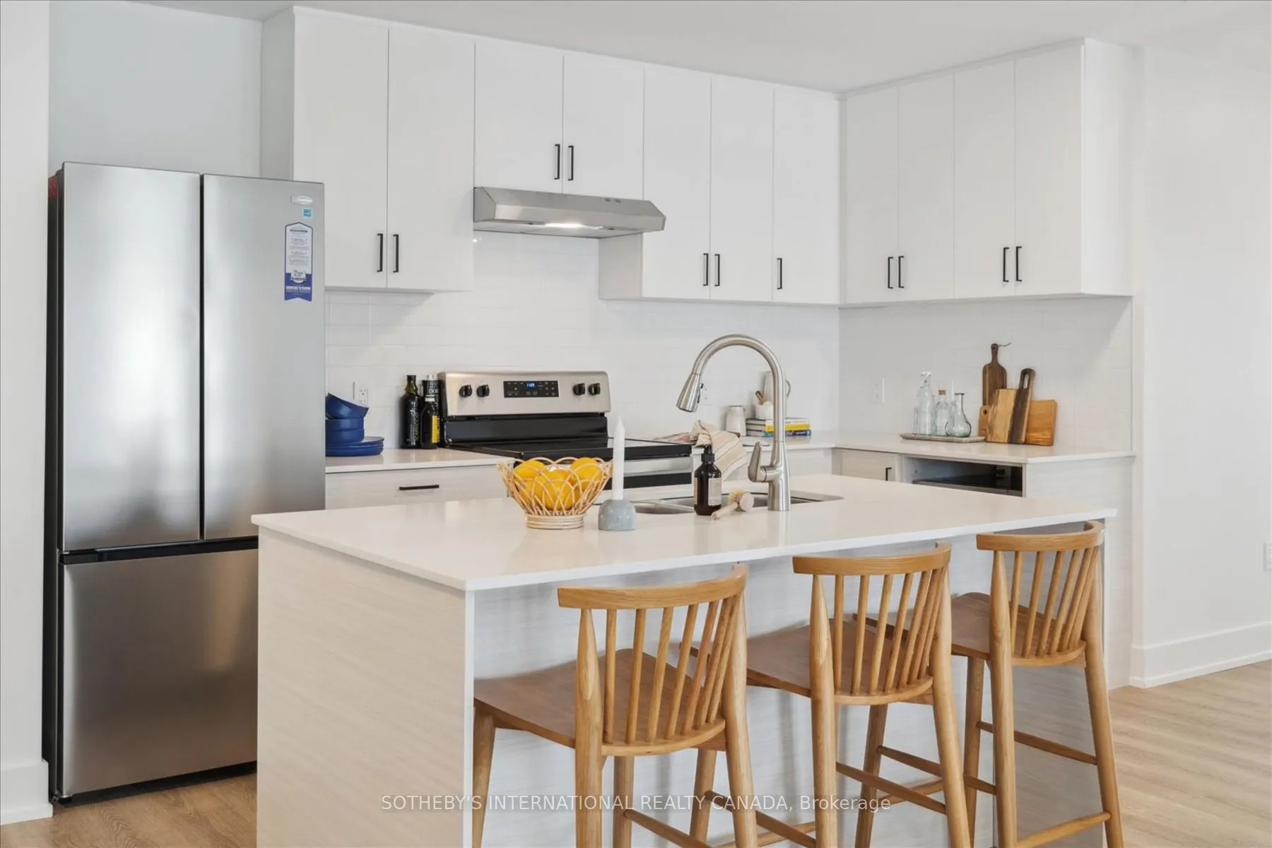 19B West Street N #201