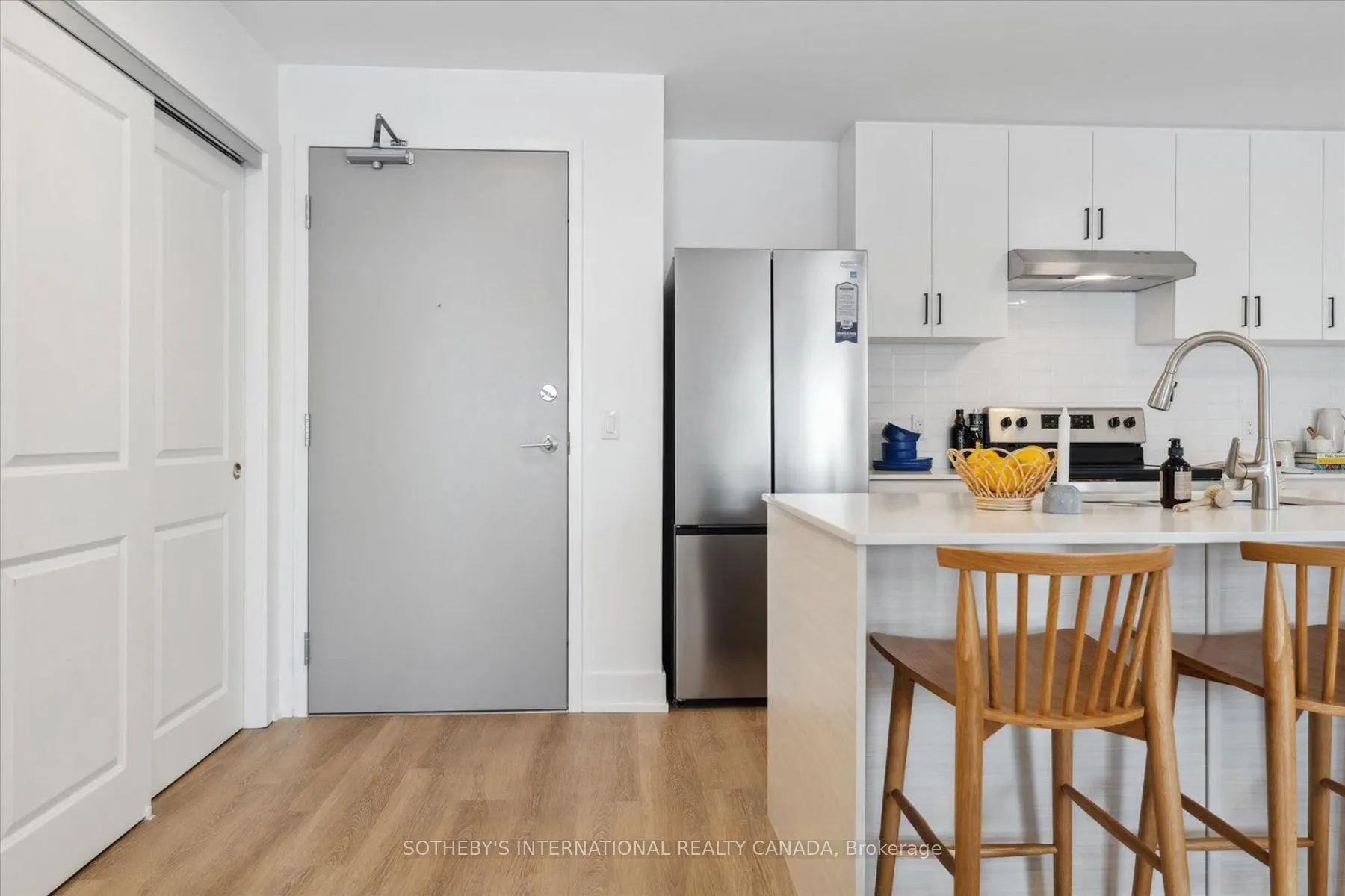 19B West Street N #201