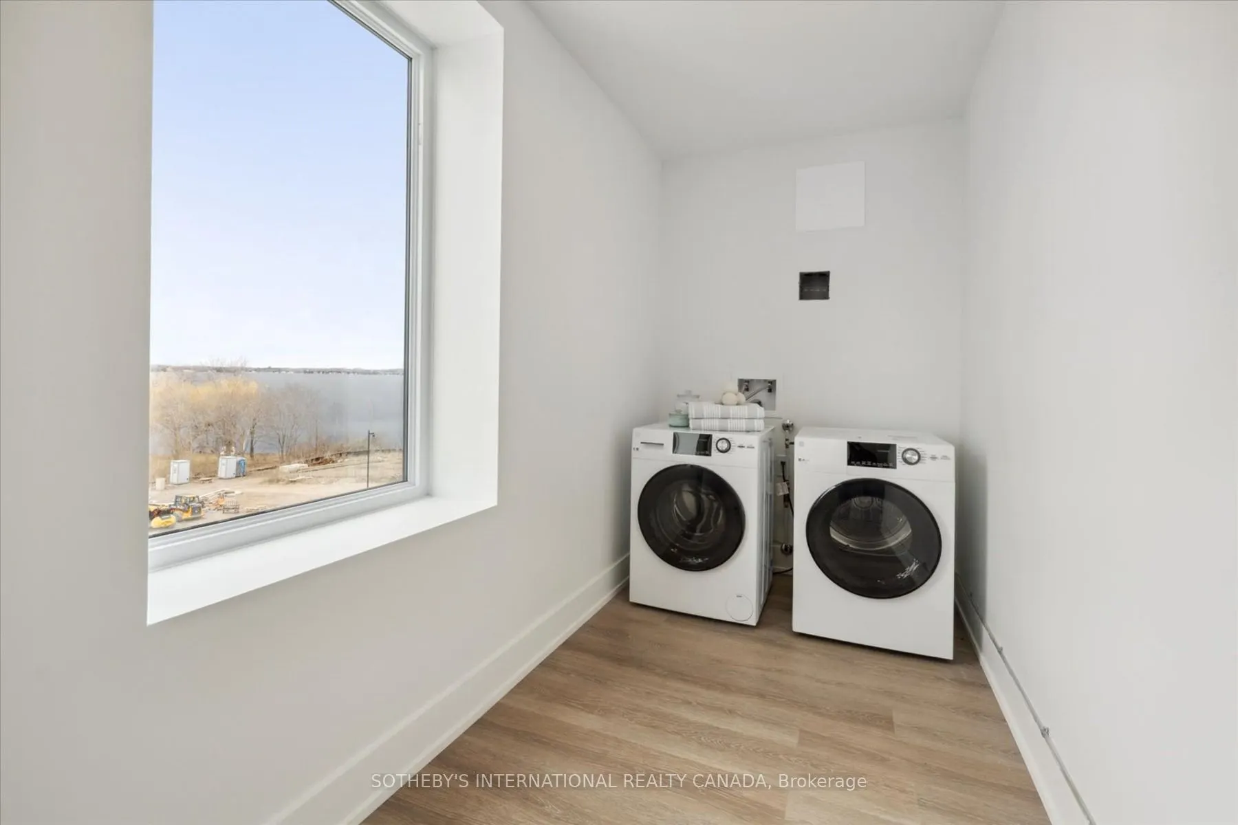 19B West Street N #201