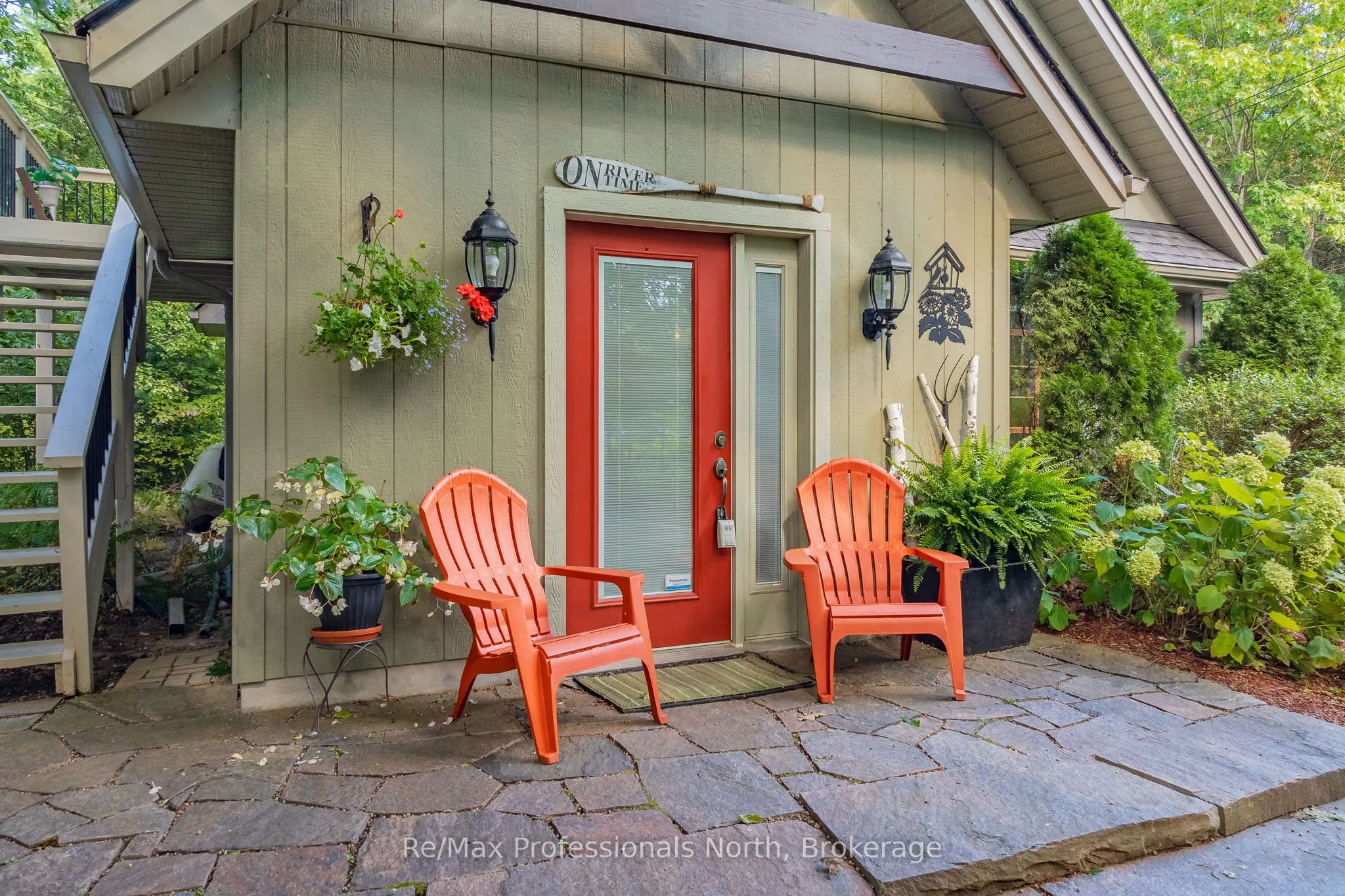 1005 Laidlaw Avenue