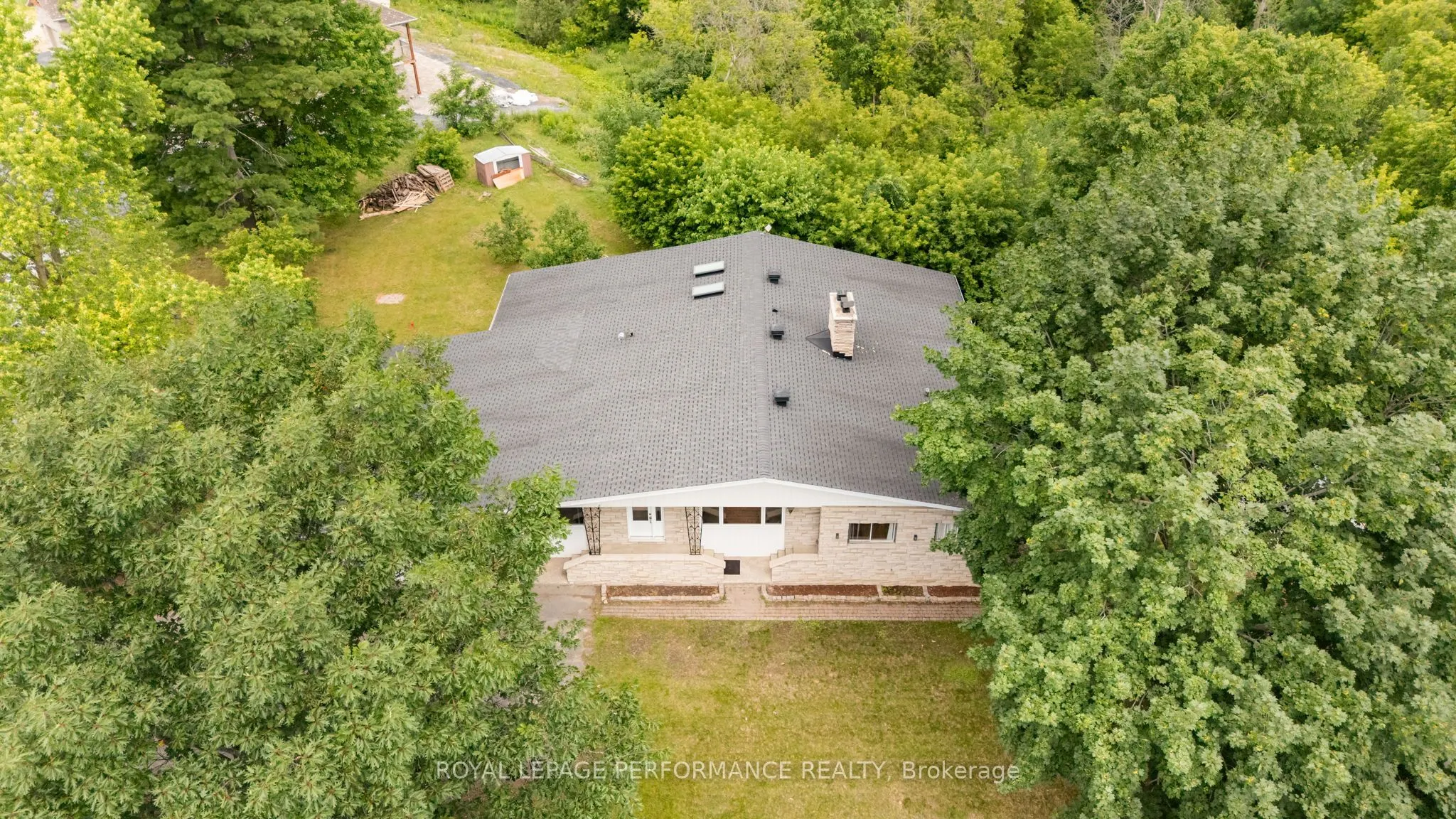 438 Voyageur Place