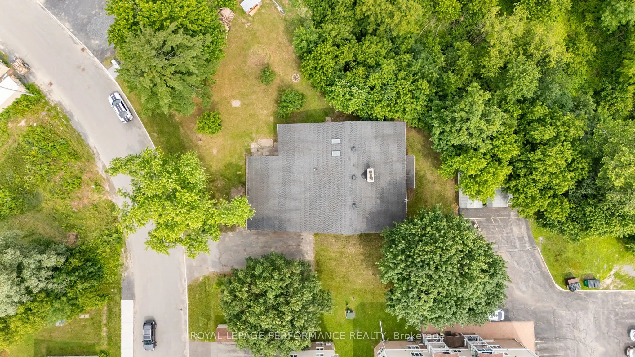 438 Voyageur Place
