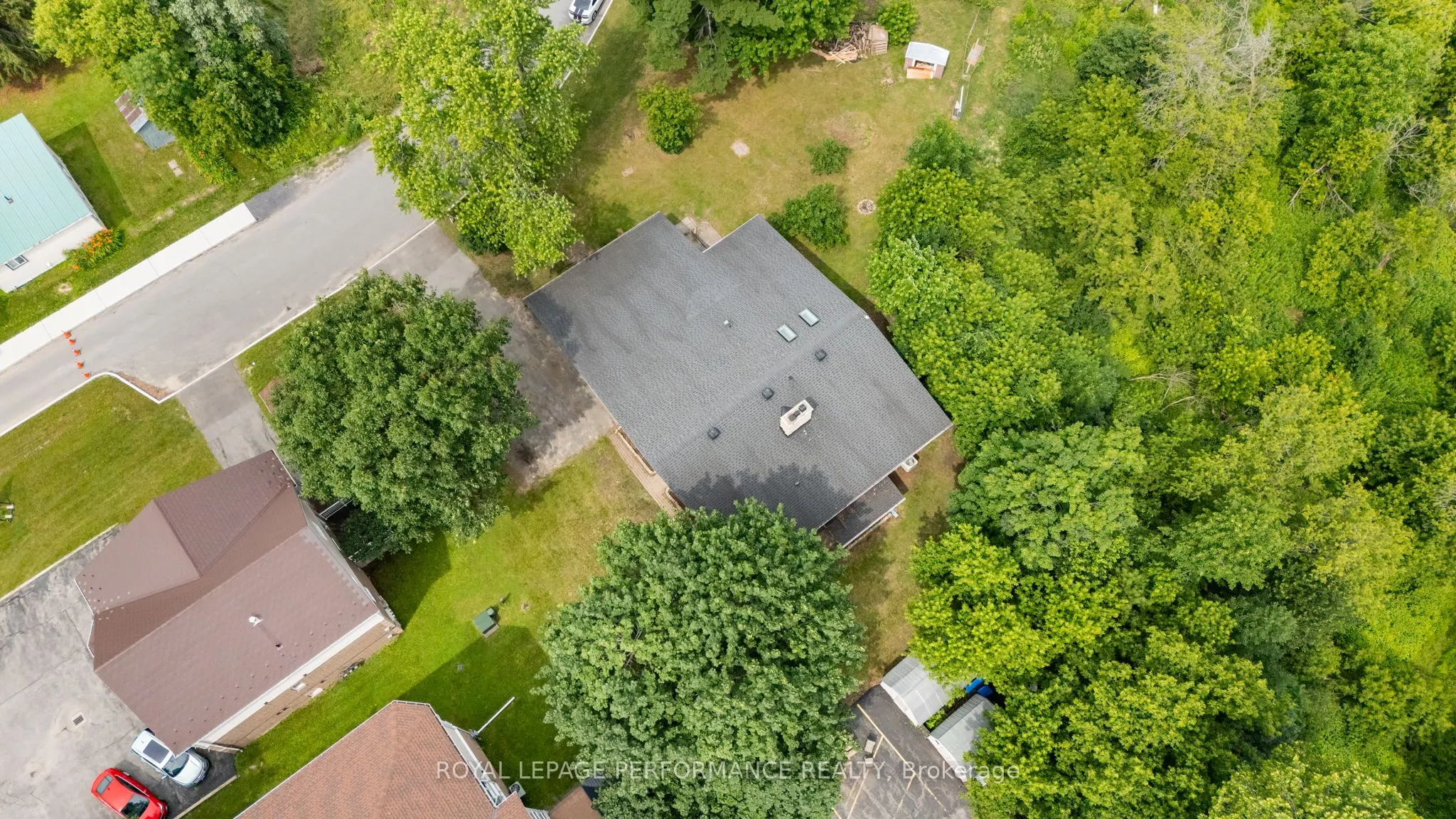 438 Voyageur Place
