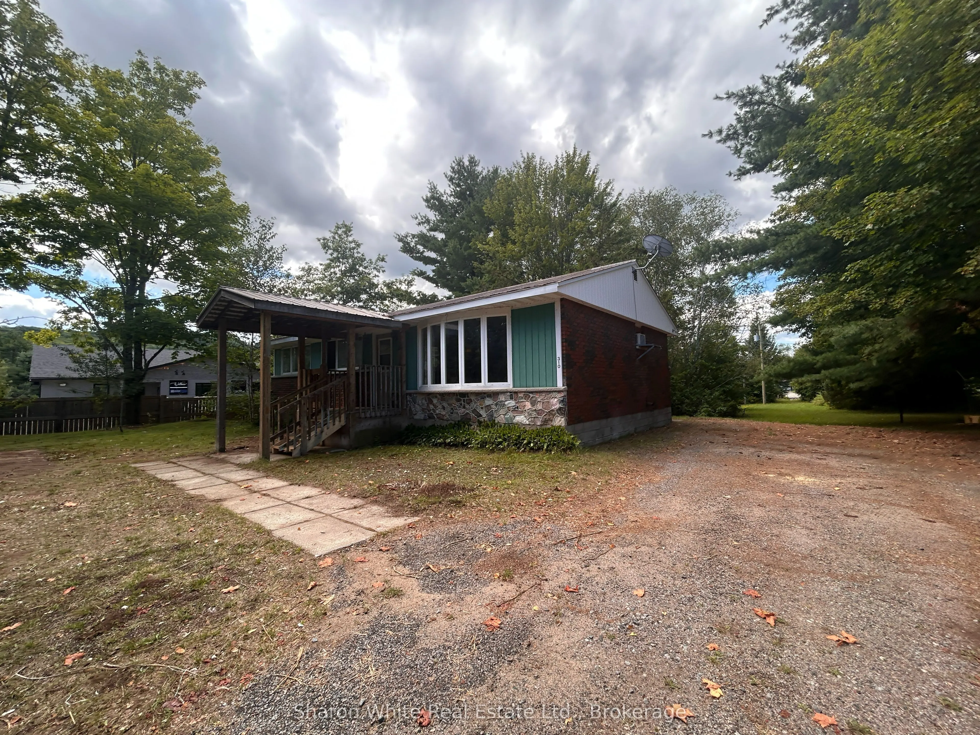 310 Hastings Street N