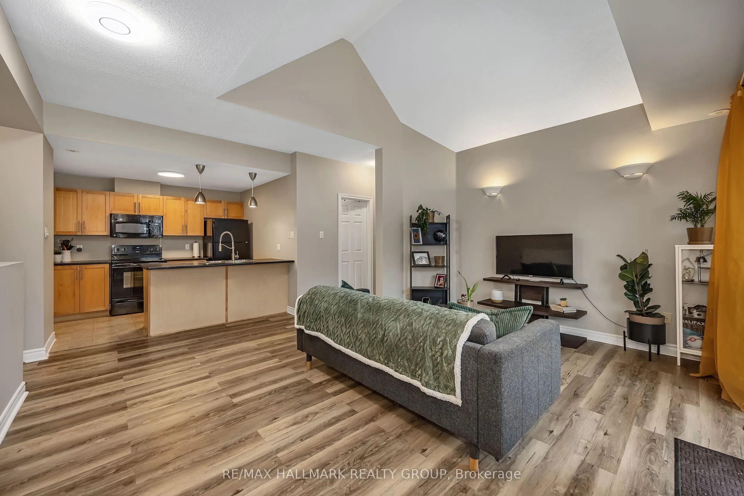 1109 Stittsville Main Street #L