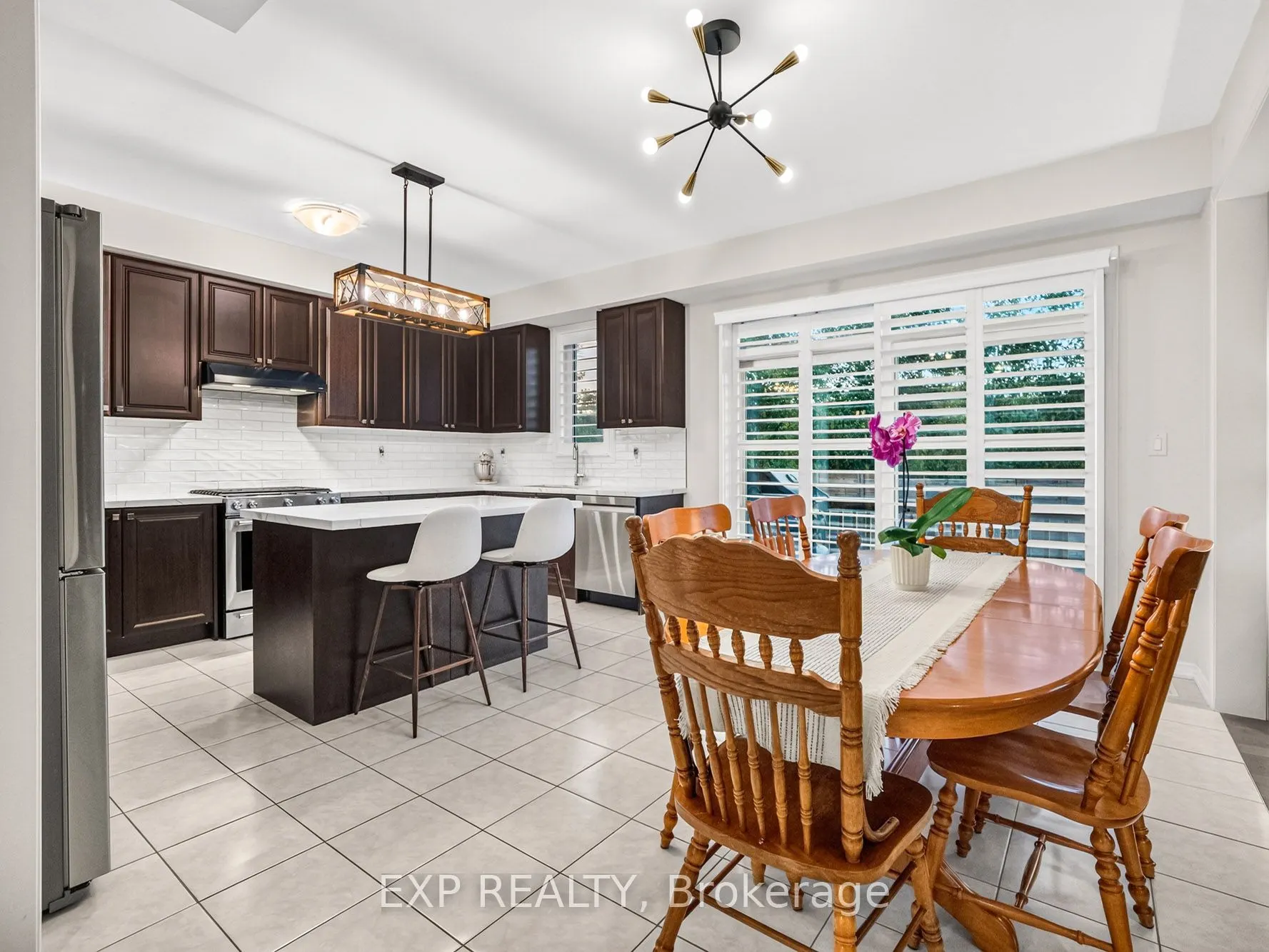 62 Esther Crescent